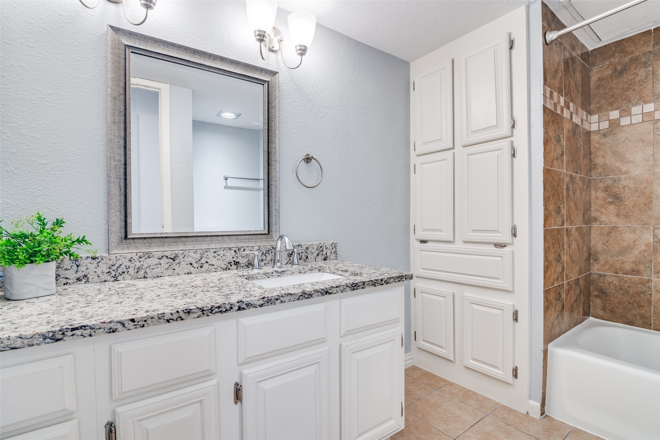 438 Yacht Club Drive Rockwall TX 75032