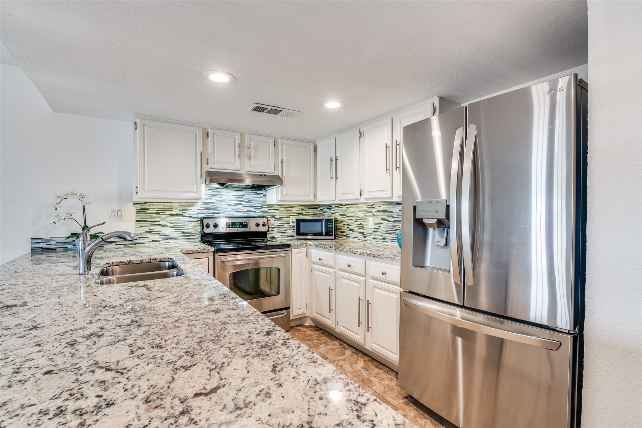 438 Yacht Club Drive Rockwall TX 75032