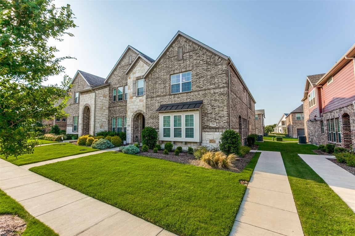 2541 Barnwood Lane Garland TX 75042