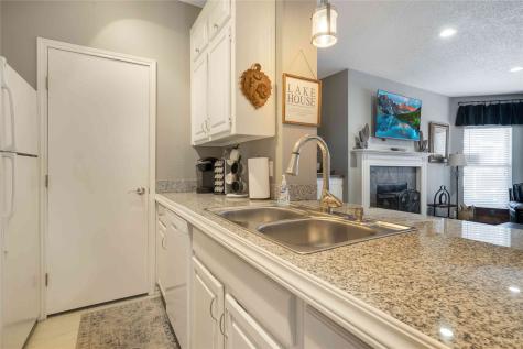 2164 Tanglewood Boulevard Pottsboro TX 75076