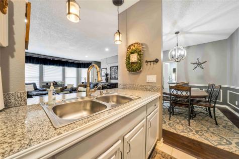 2164 Tanglewood Boulevard Pottsboro TX 75076