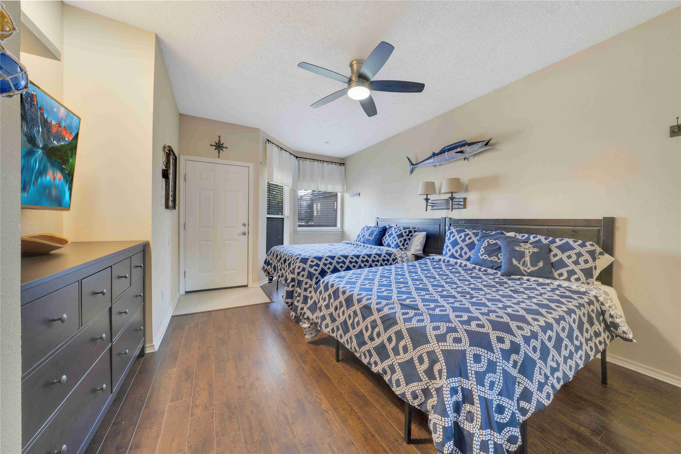 2164 Tanglewood Boulevard Pottsboro TX 75076