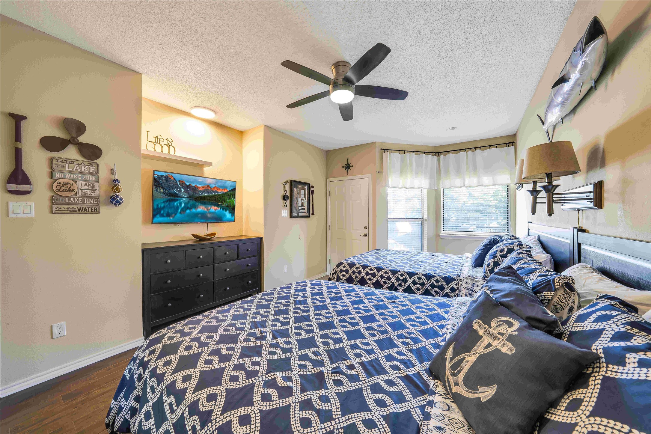 2164 Tanglewood Boulevard Pottsboro TX 75076