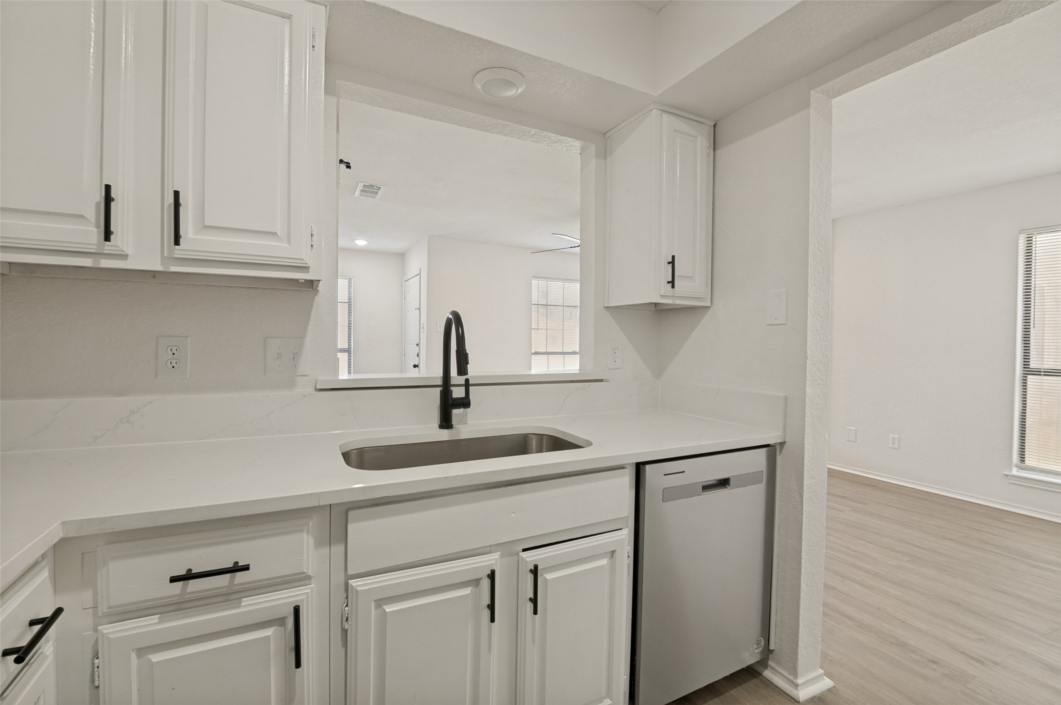 2312 Sherry Street Arlington TX 76014