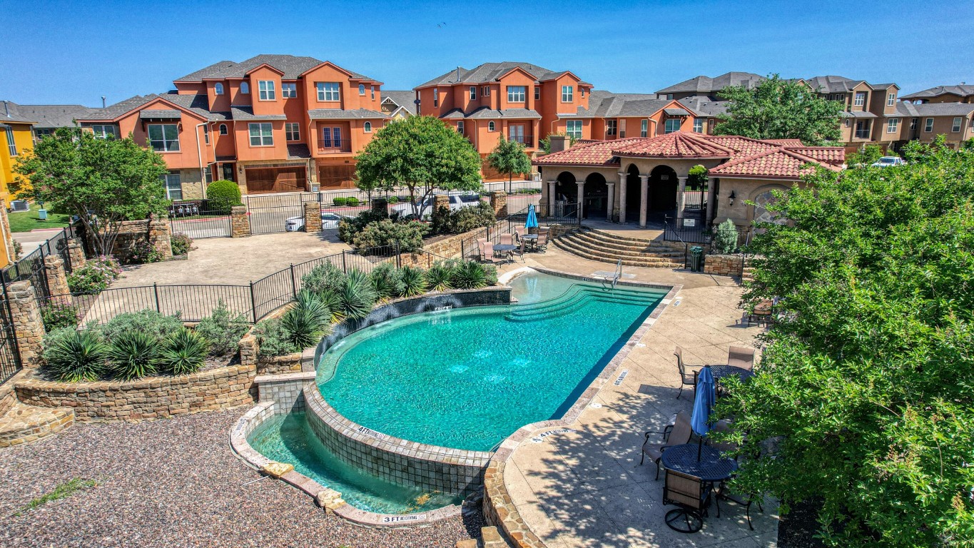 2640 Villa Di Lago Grand Prairie TX 75054