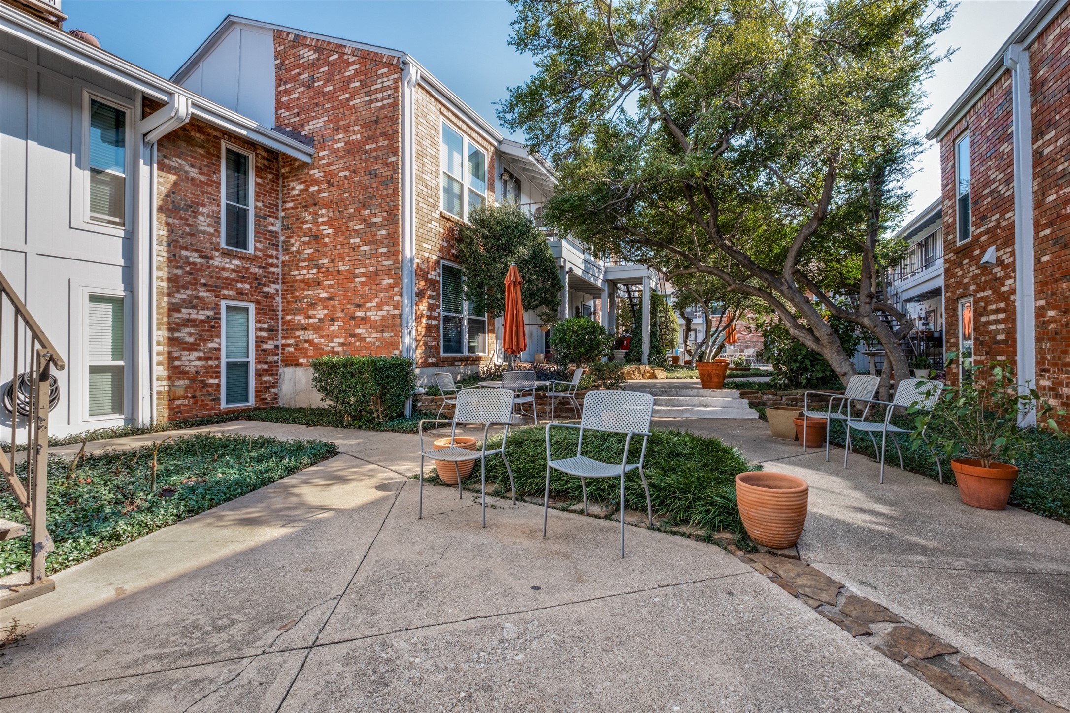 4317 Hartford Street Dallas TX 75219