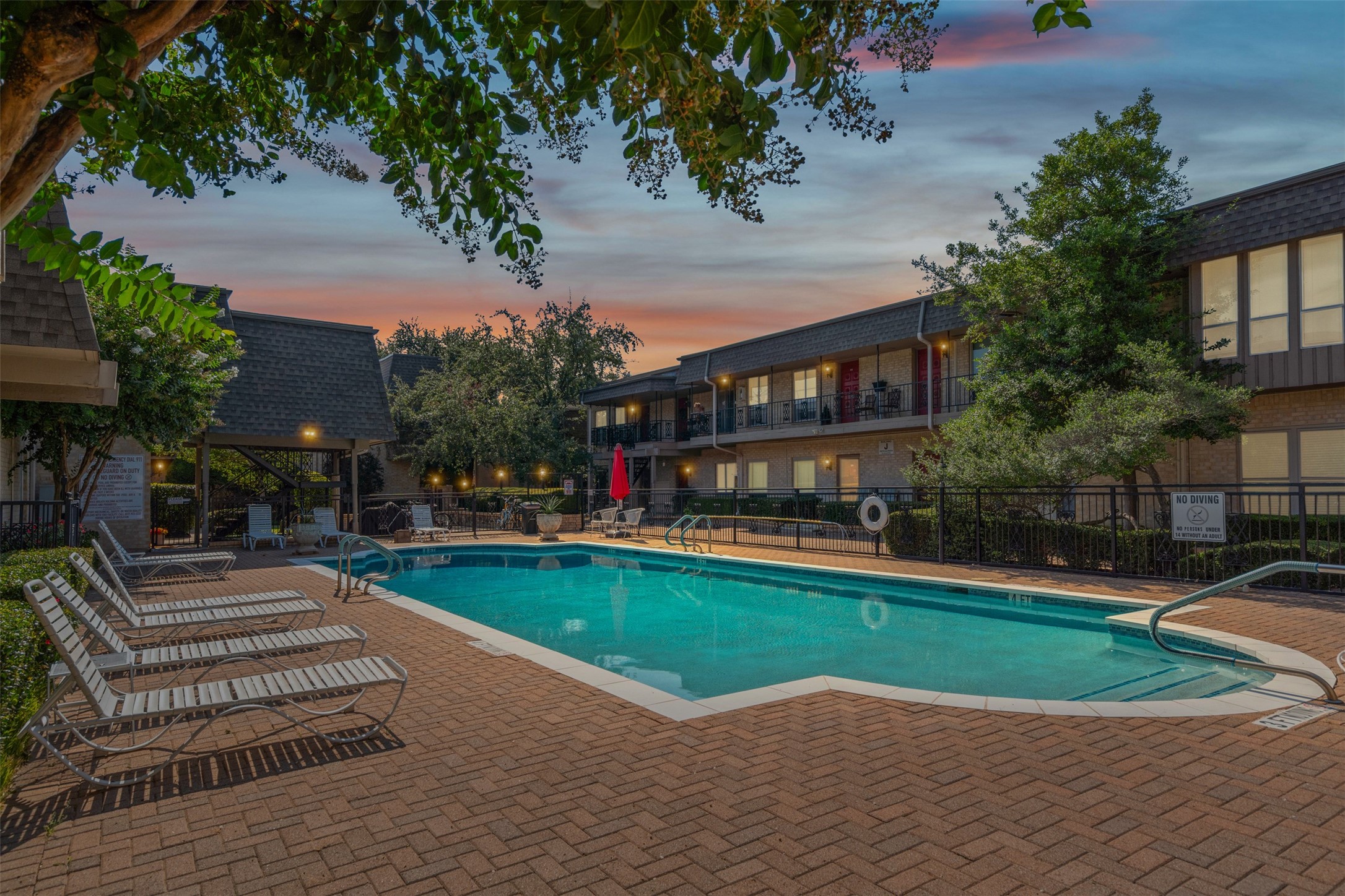 4320 Bellaire Drive S Fort Worth TX 76109
