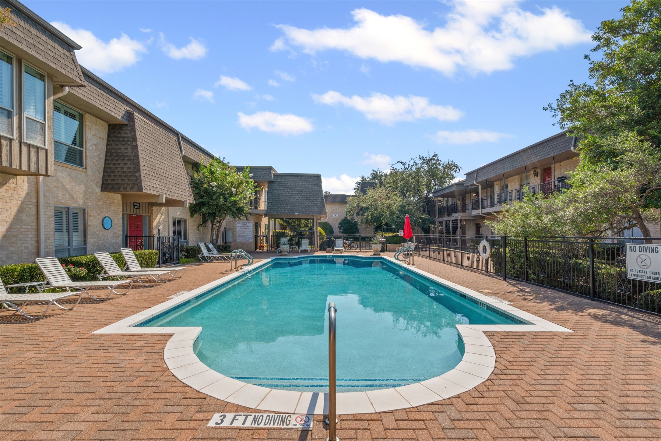 4320 Bellaire Drive S Fort Worth TX 76109