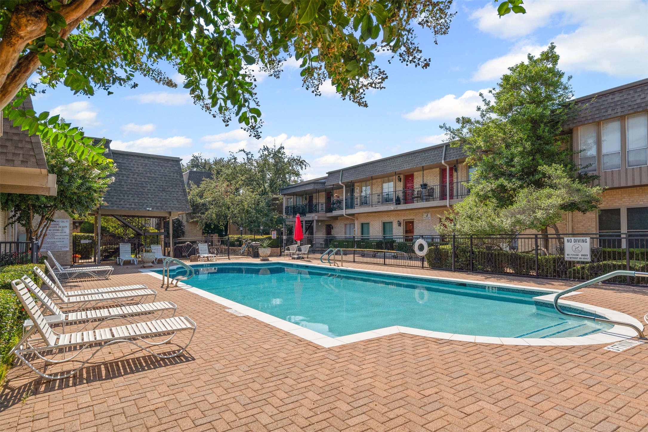 4320 Bellaire Drive S Fort Worth TX 76109