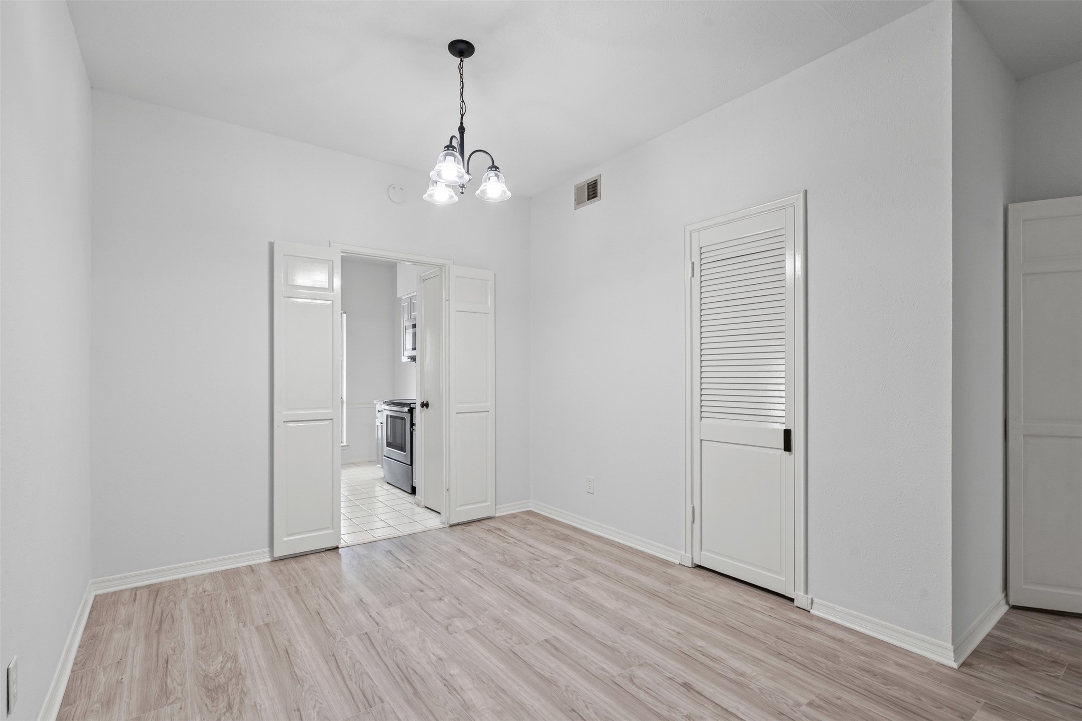 4320 Bellaire Drive S Fort Worth TX 76109