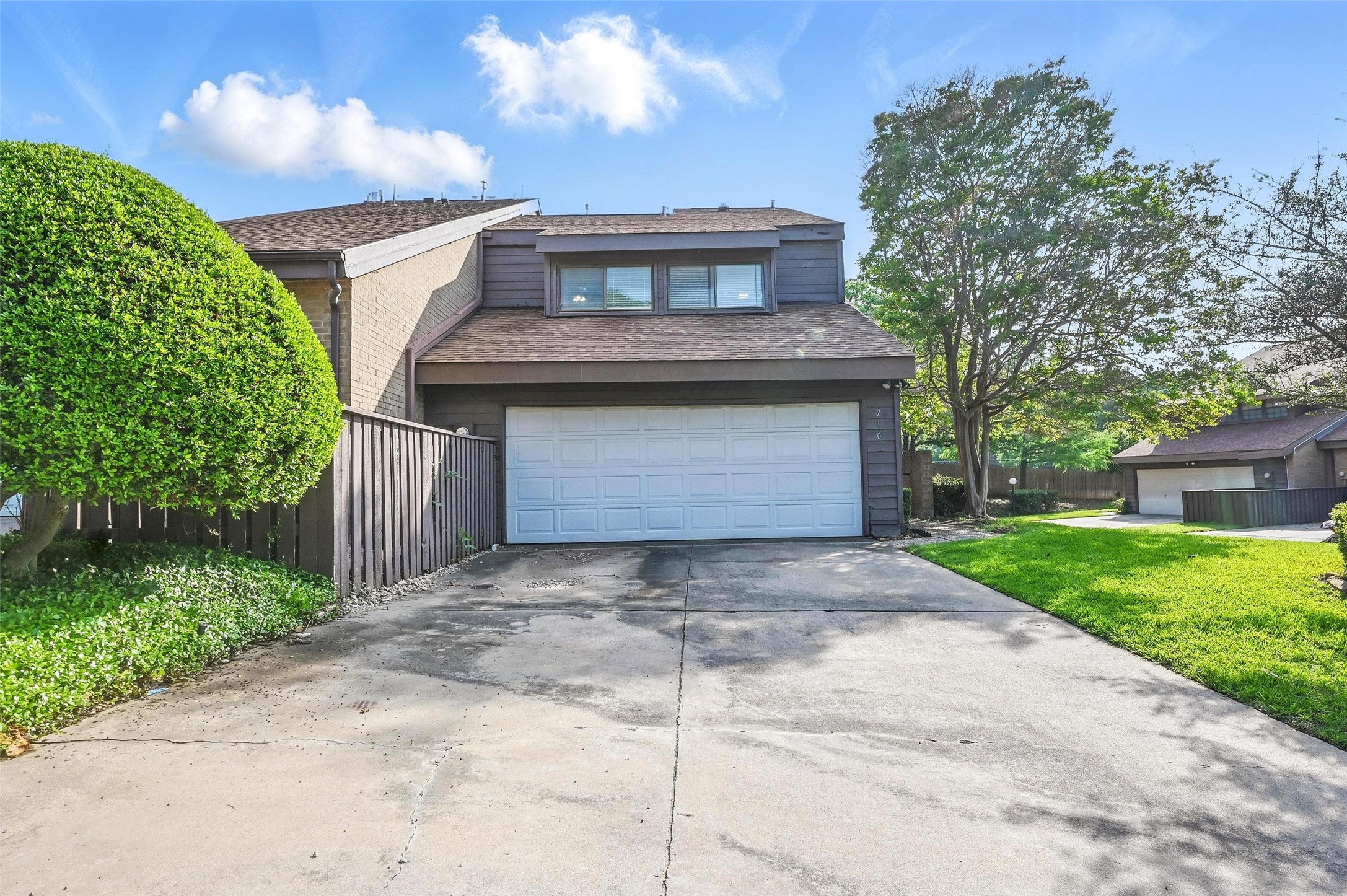 710 Oakwood Trail Fort Worth TX 76112