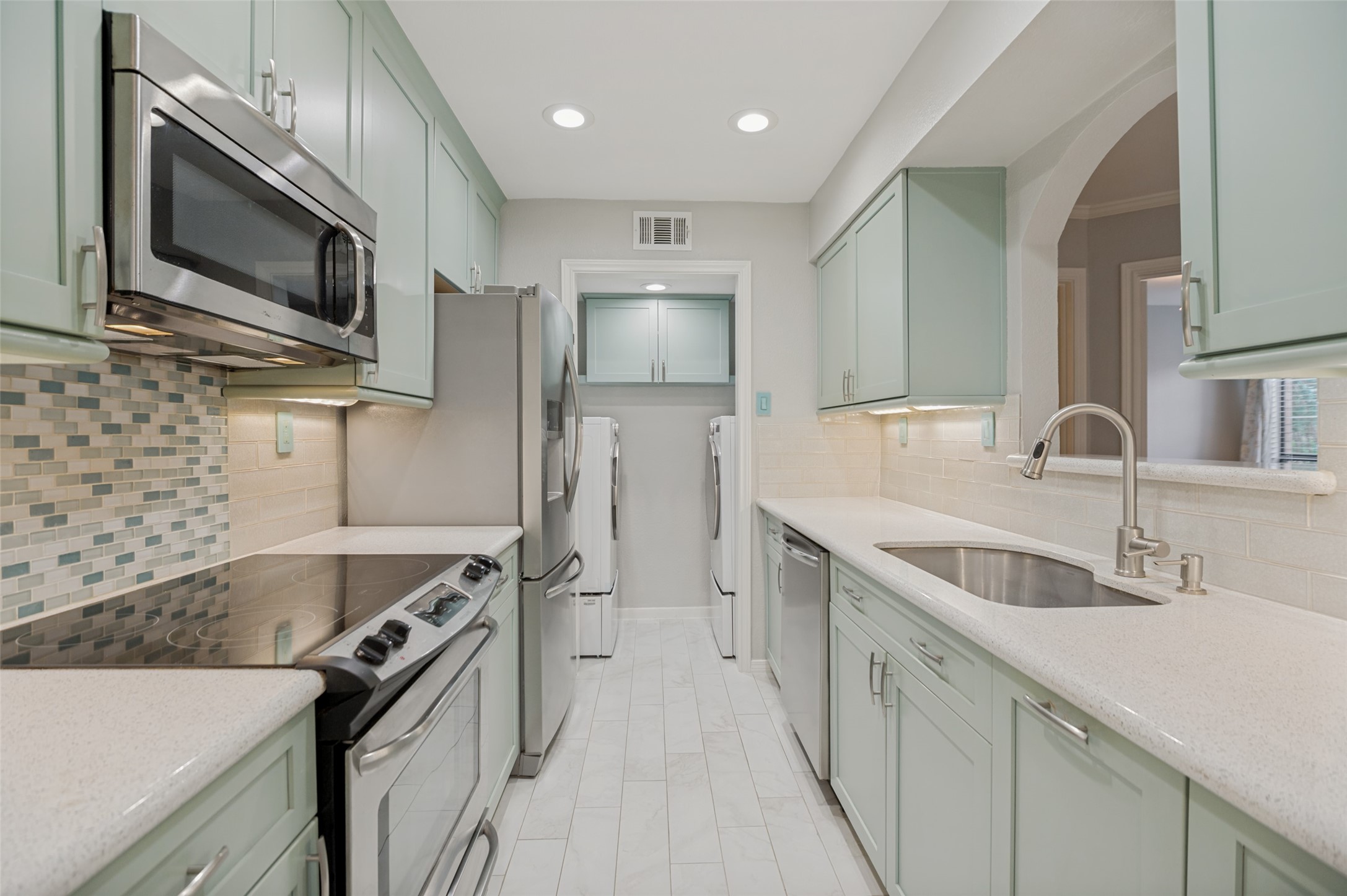 16301 Ledgemont Lane Addison TX 75001