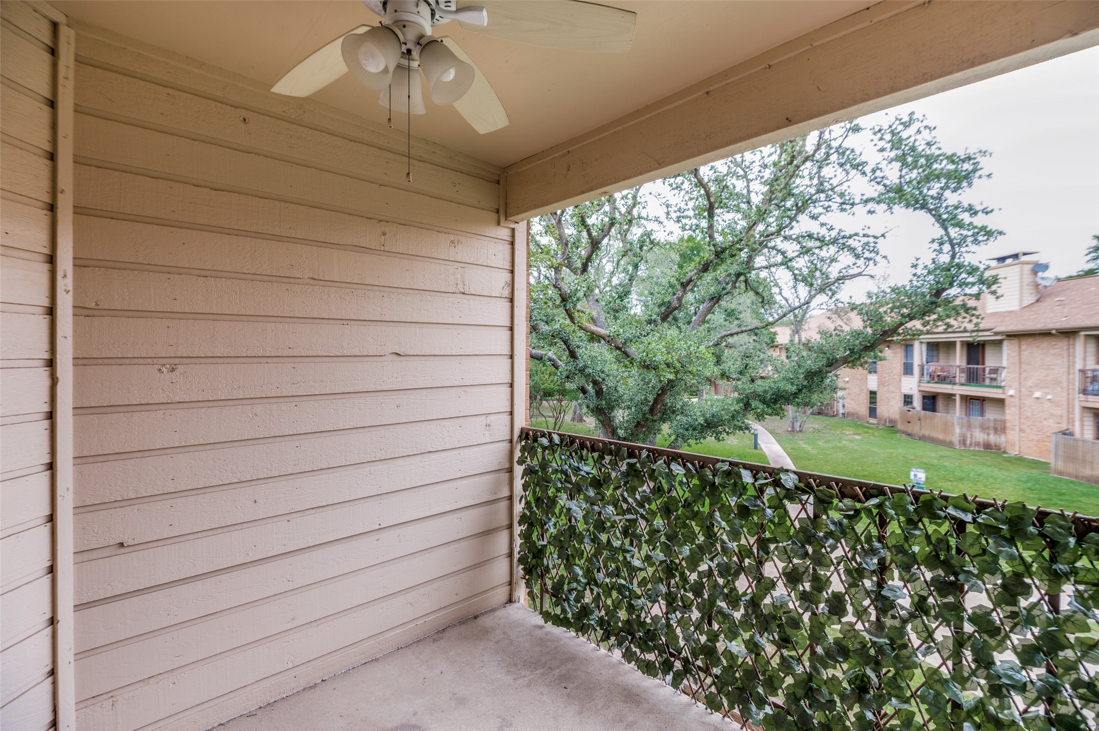 16301 Ledgemont Lane Addison TX 75001