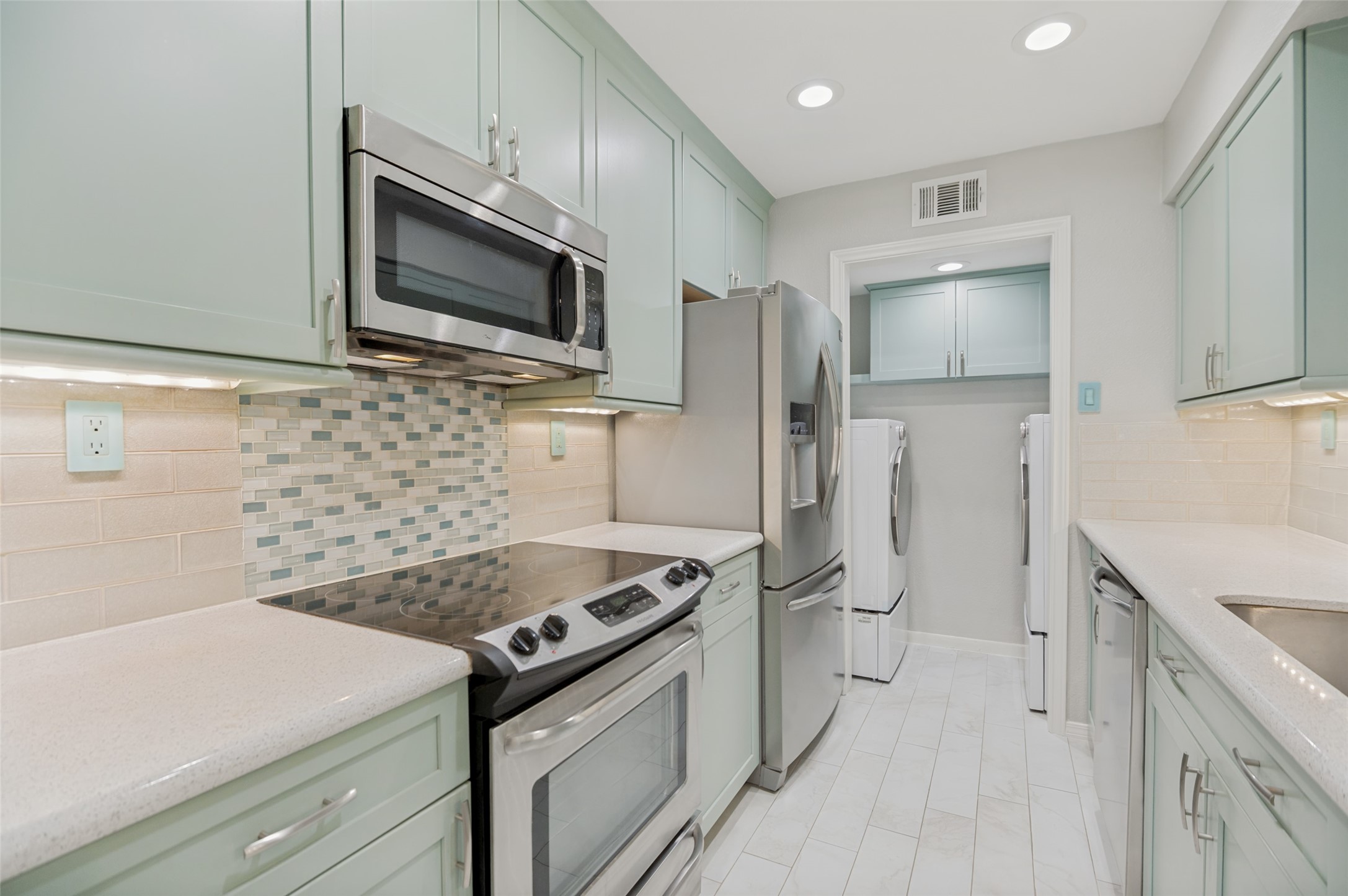 16301 Ledgemont Lane Addison TX 75001