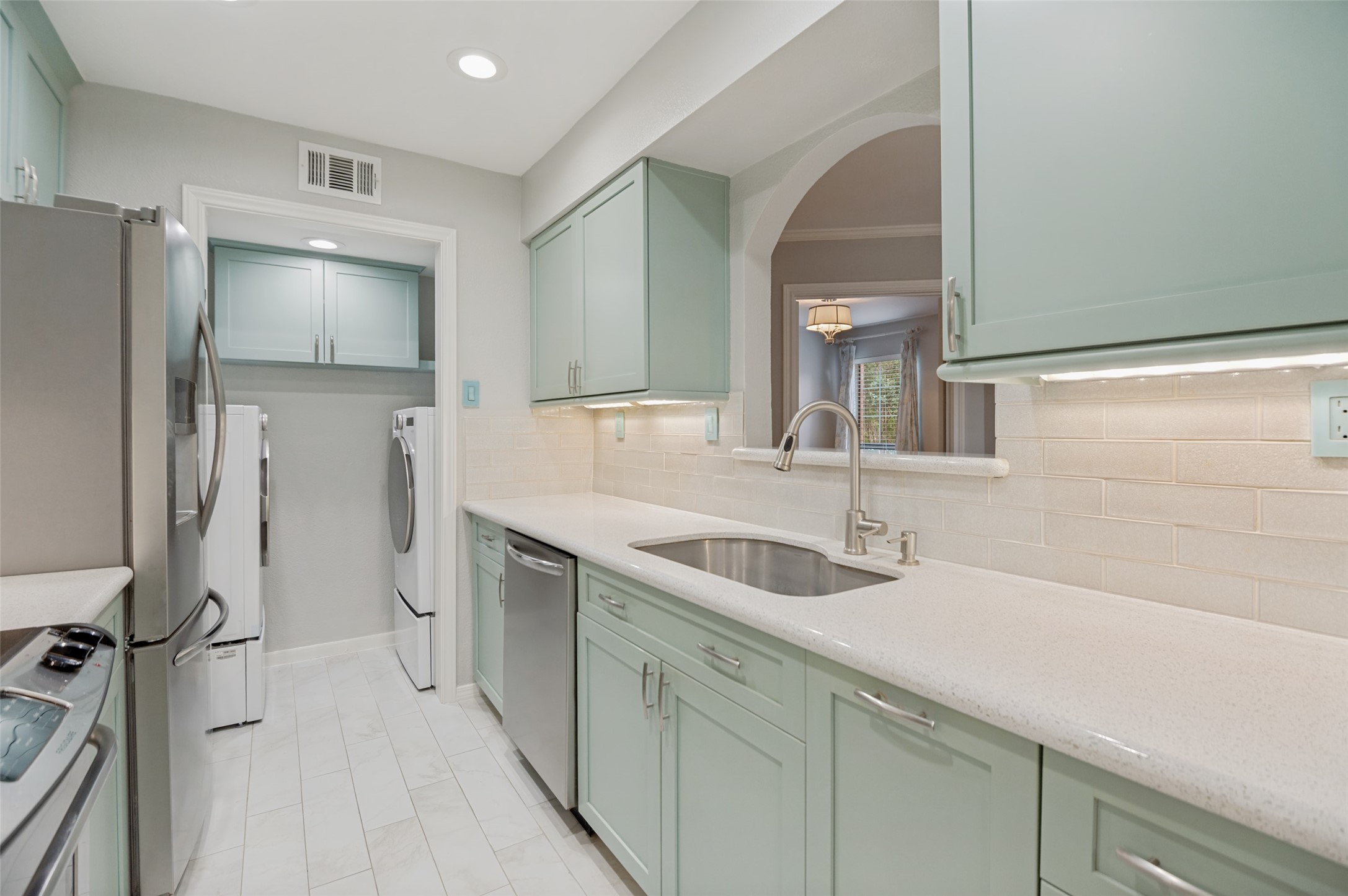 16301 Ledgemont Lane Addison TX 75001