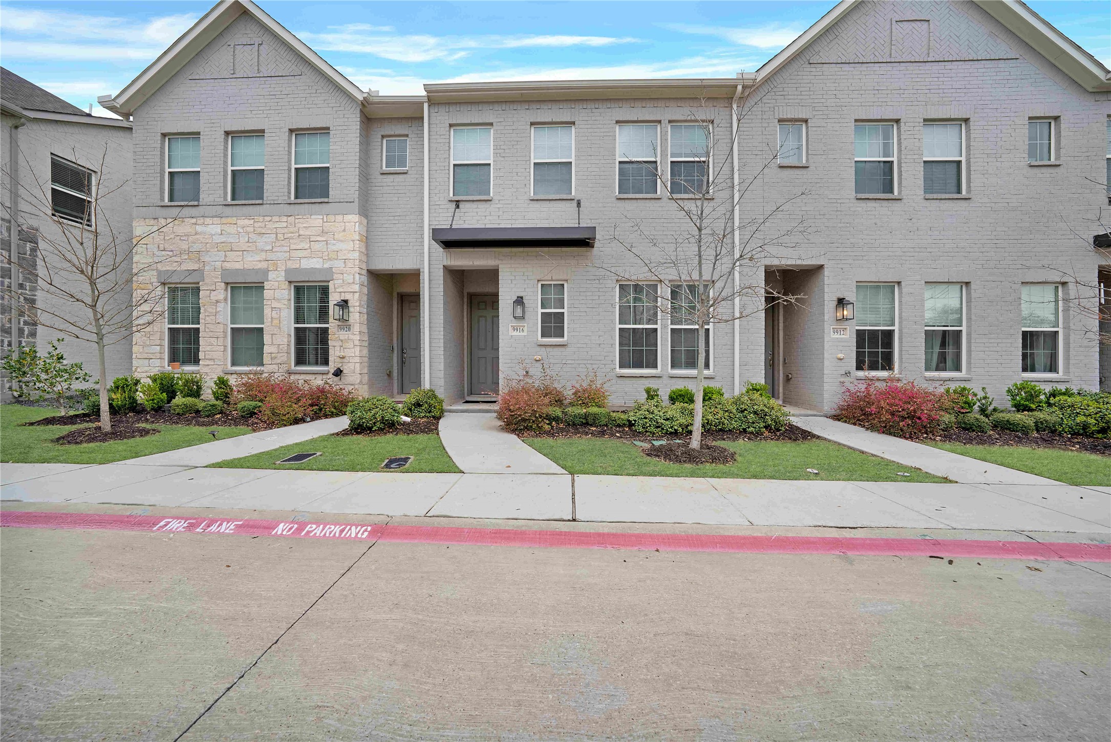 9916 Hennings Street Irving TX 75063