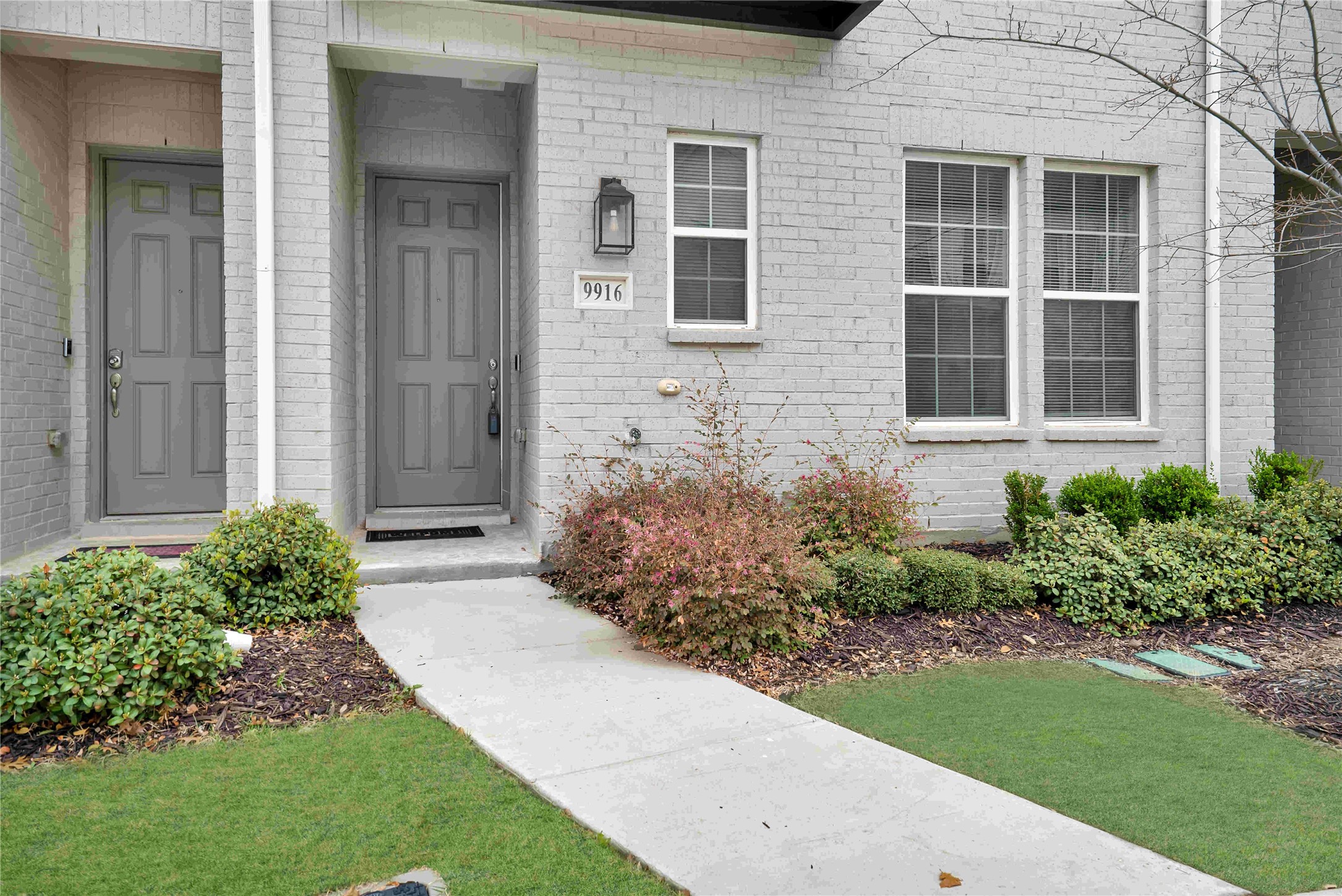9916 Hennings Street Irving TX 75063