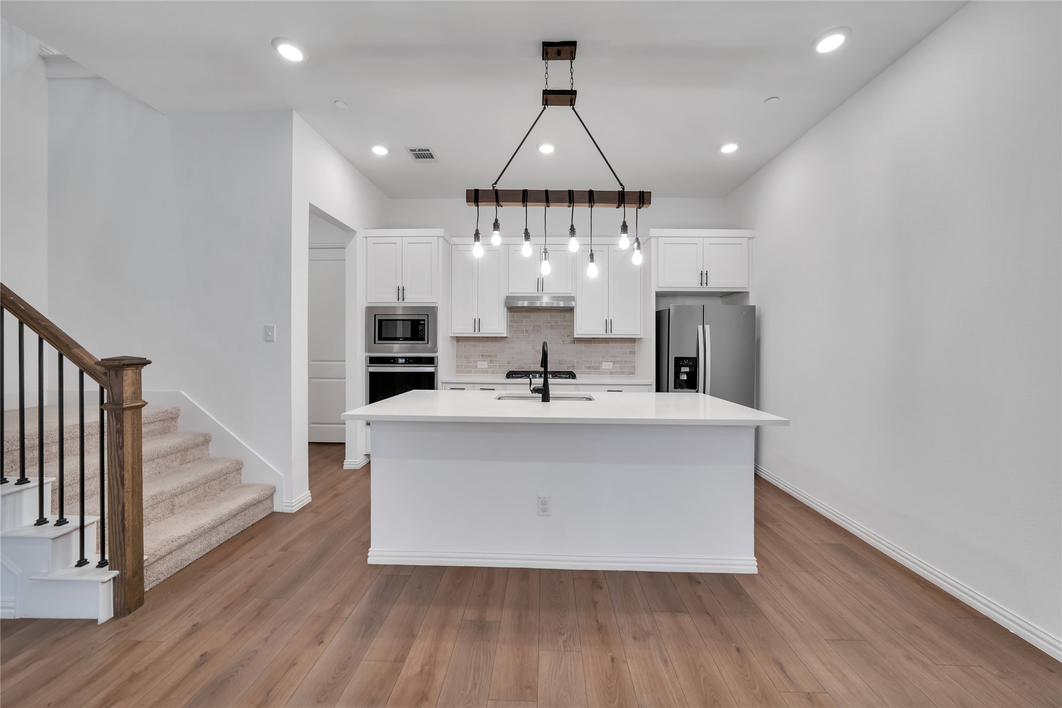 9916 Hennings Street Irving TX 75063