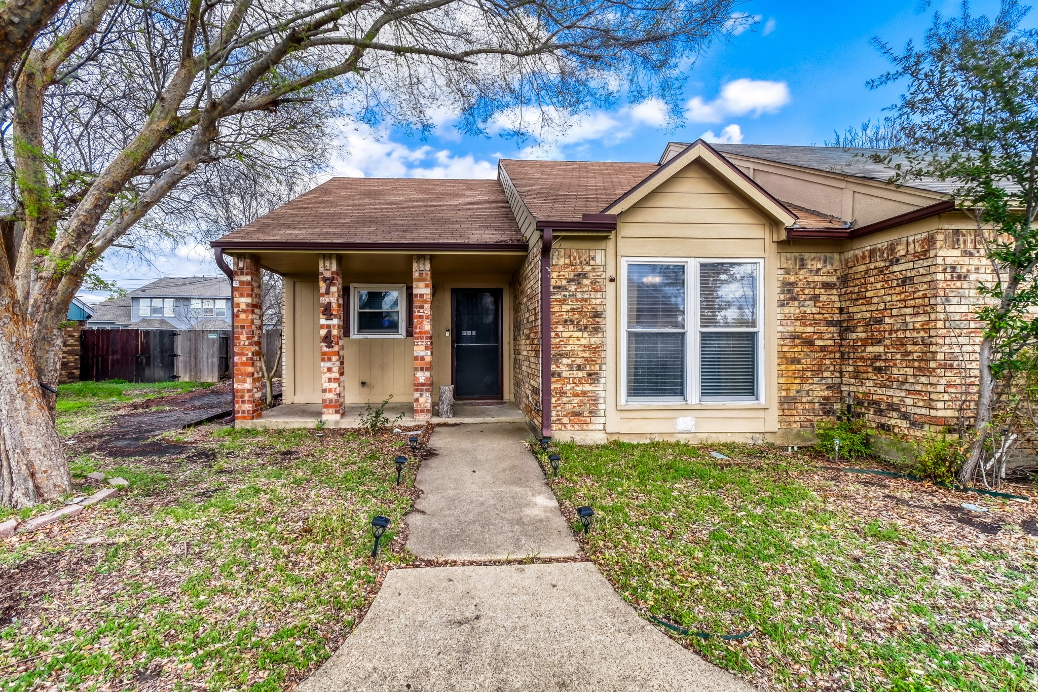 744 Lee Street Mesquite TX 75149