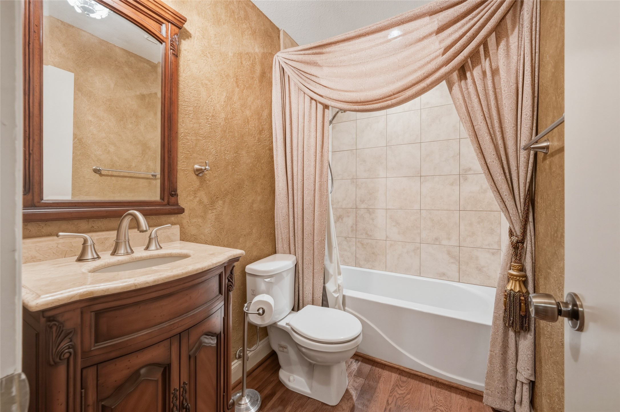 9319 Chimney Corner Lane Dallas TX 75243