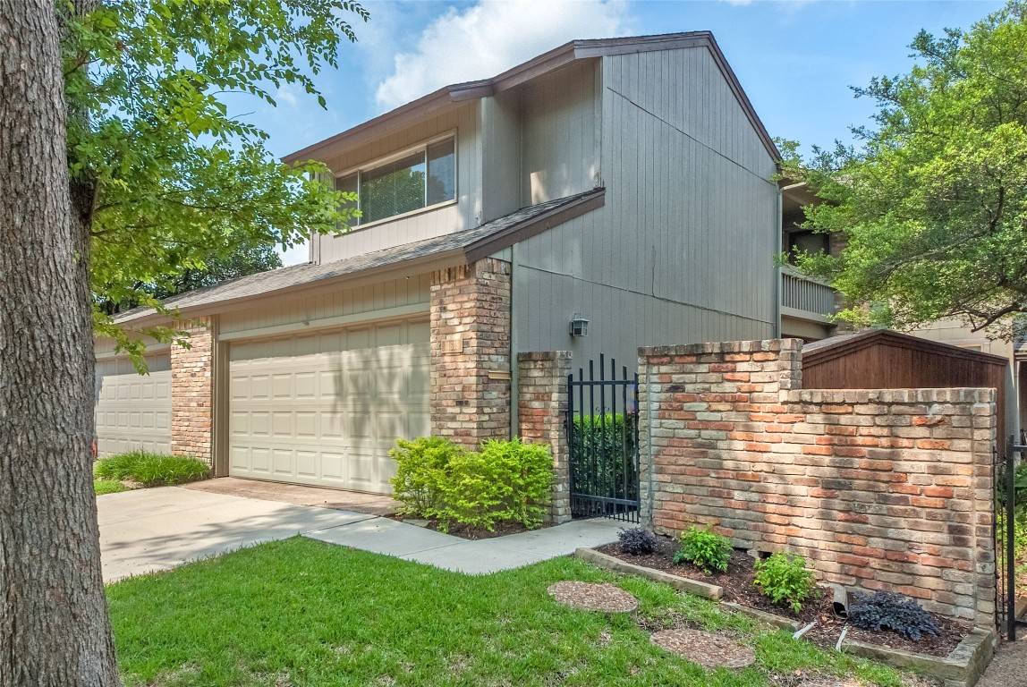 10605 Hillpoint Drive Dallas TX 75238
