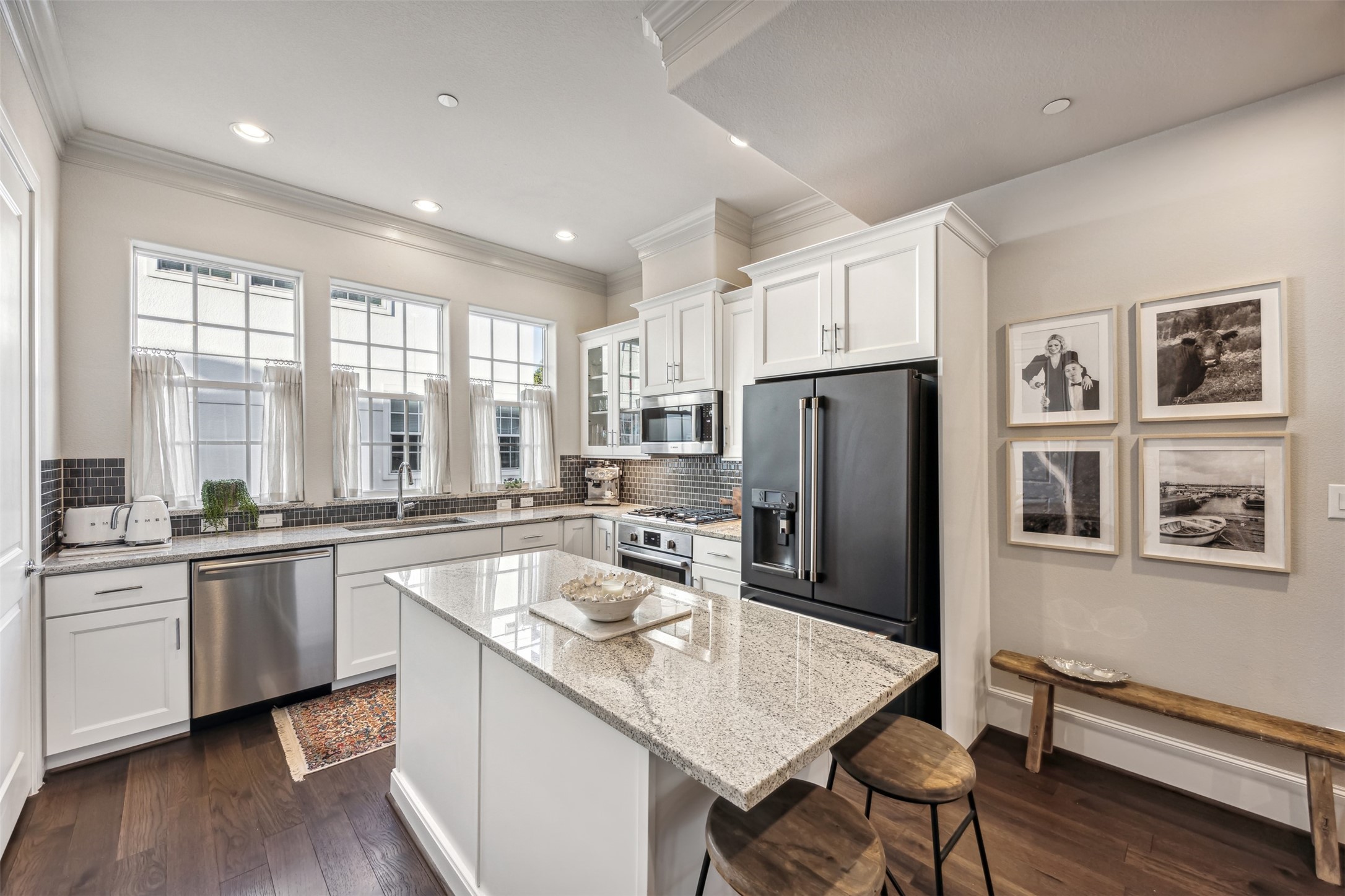 7333 Valley View Lane Dallas TX 75240