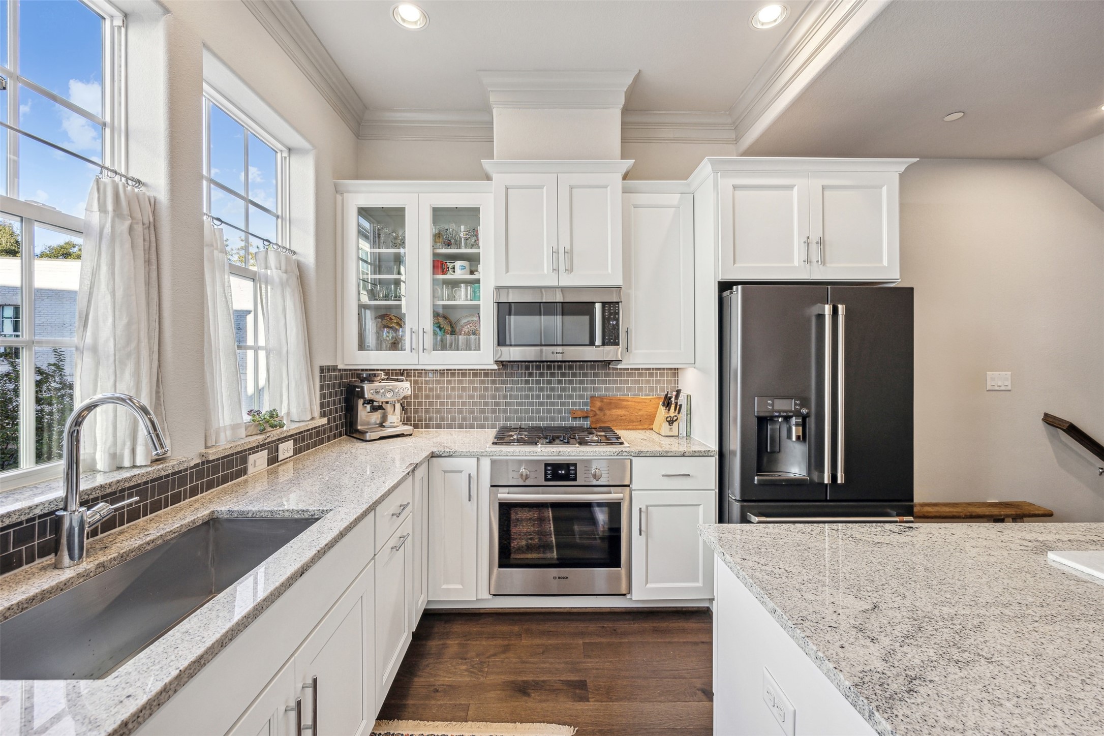 7333 Valley View Lane Dallas TX 75240