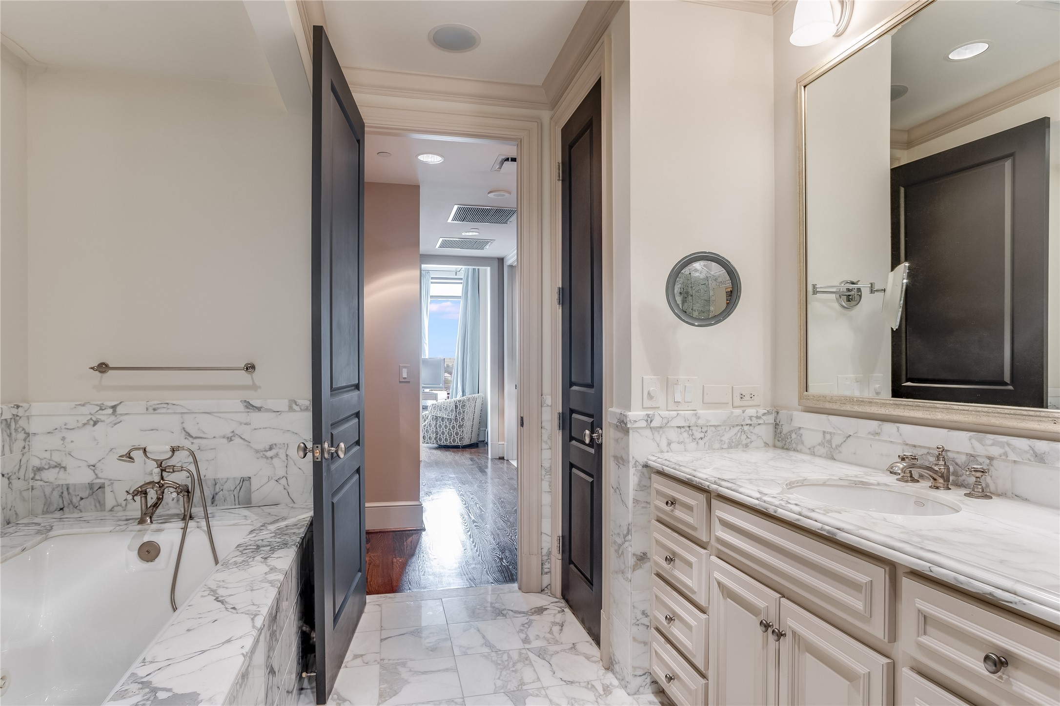 3505 Turtle Creek Boulevard Dallas TX 75219
