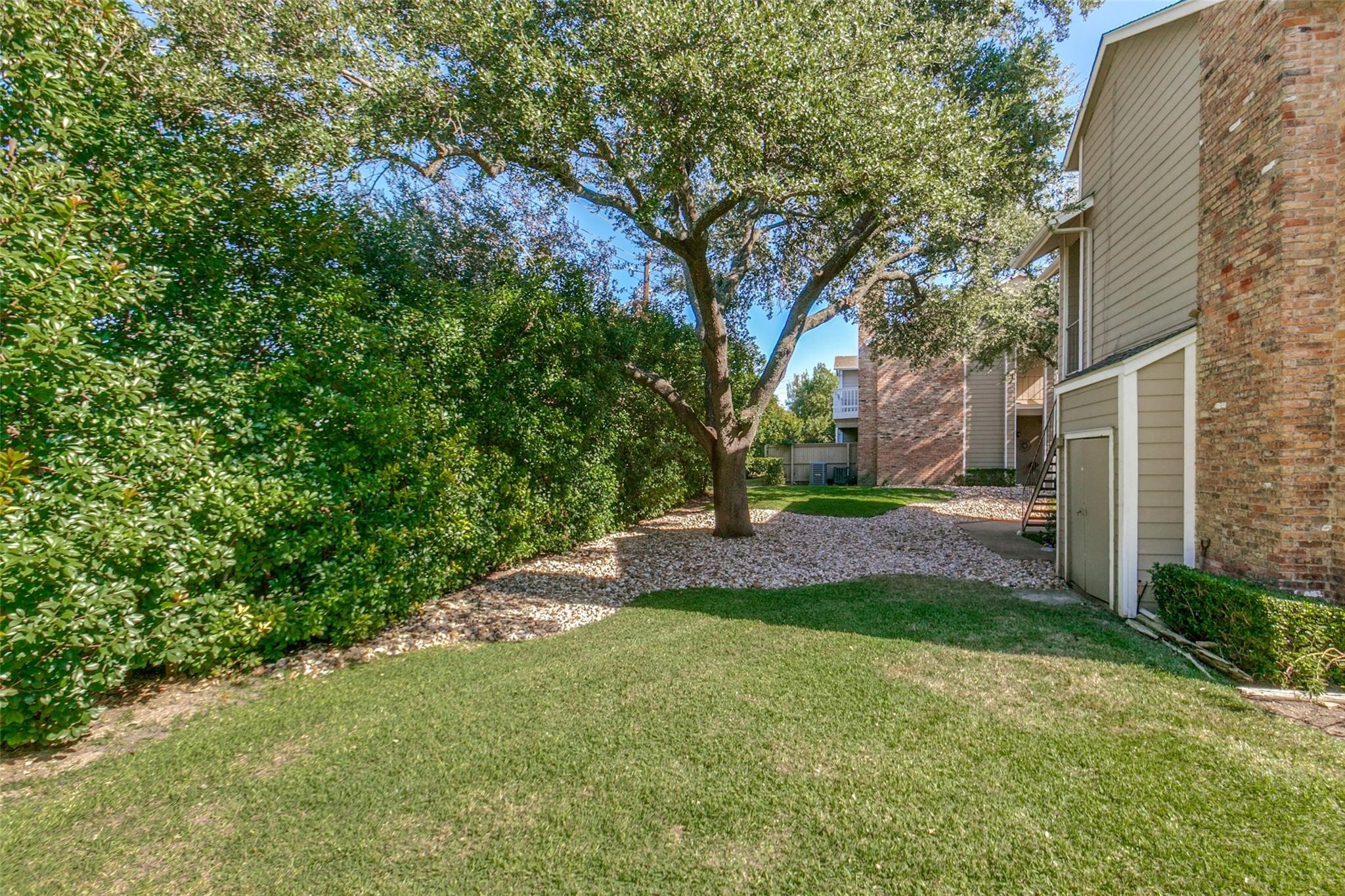 8600 Coppertowne Lane Dallas TX 75243
