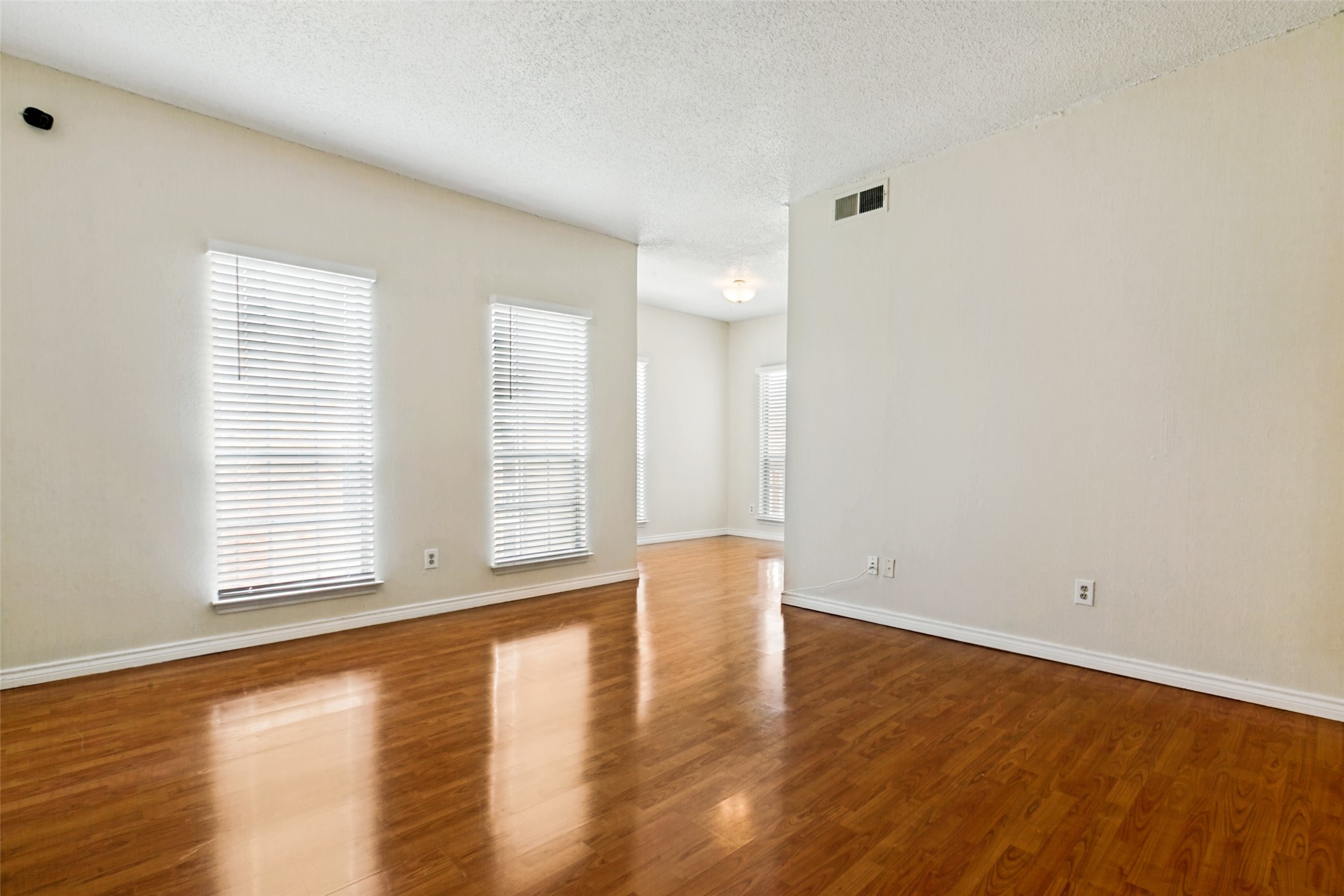 8600 Coppertowne Lane Dallas TX 75243