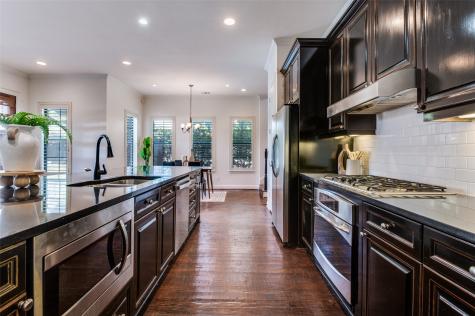 1120 Hemingway Lane Irving TX 75063