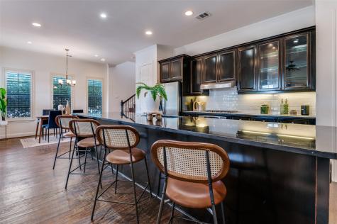 1120 Hemingway Lane Irving TX 75063