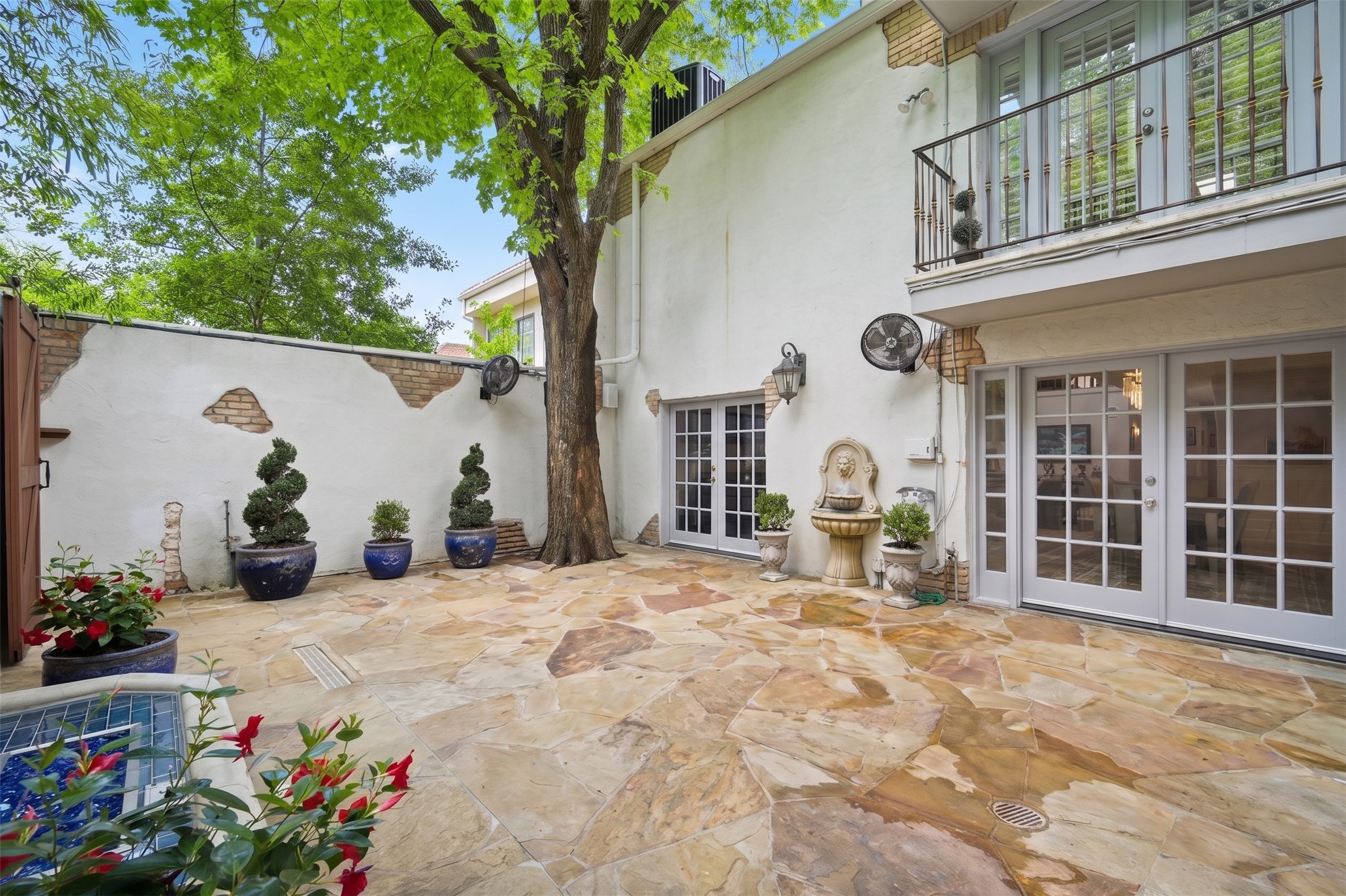 4656 Christopher Place Dallas TX 75204