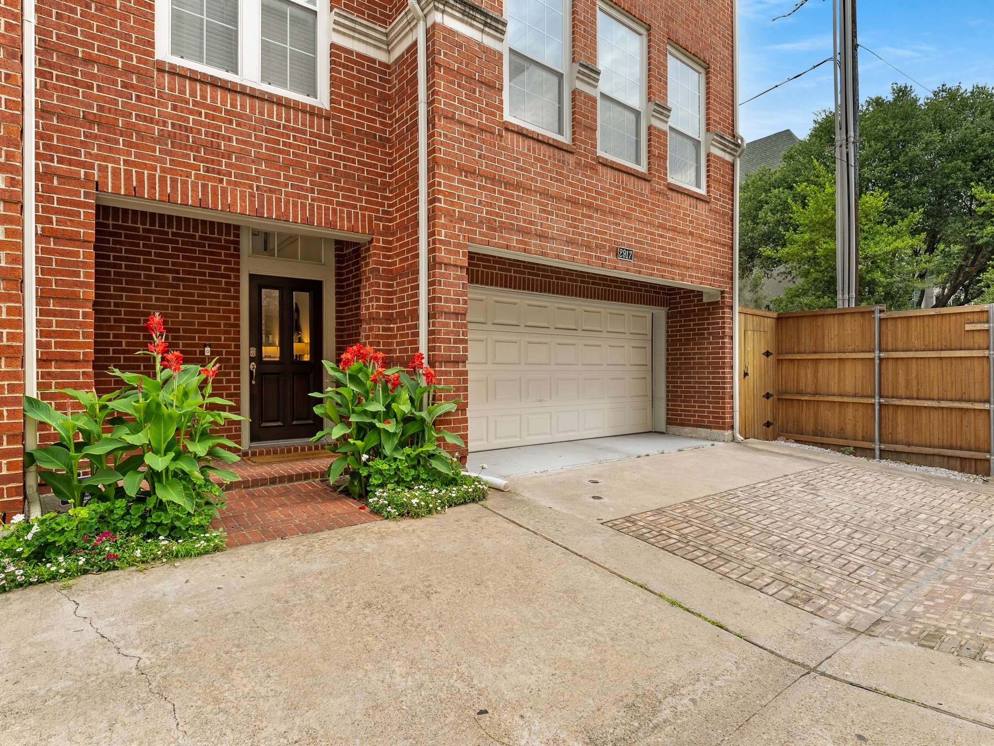 2917 Hallsville Street Dallas TX 75204