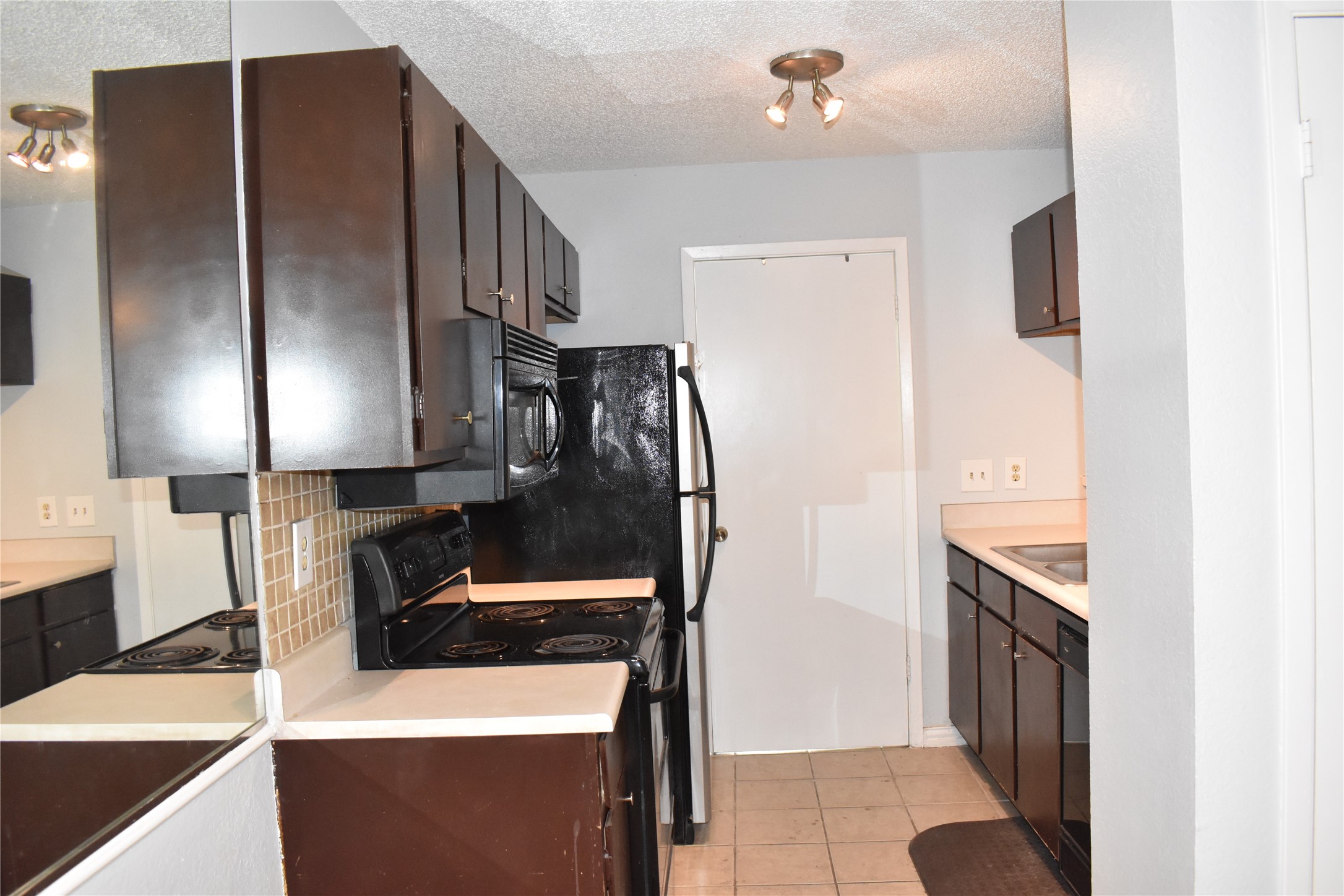 5981 Arapaho Road Dallas TX 75248