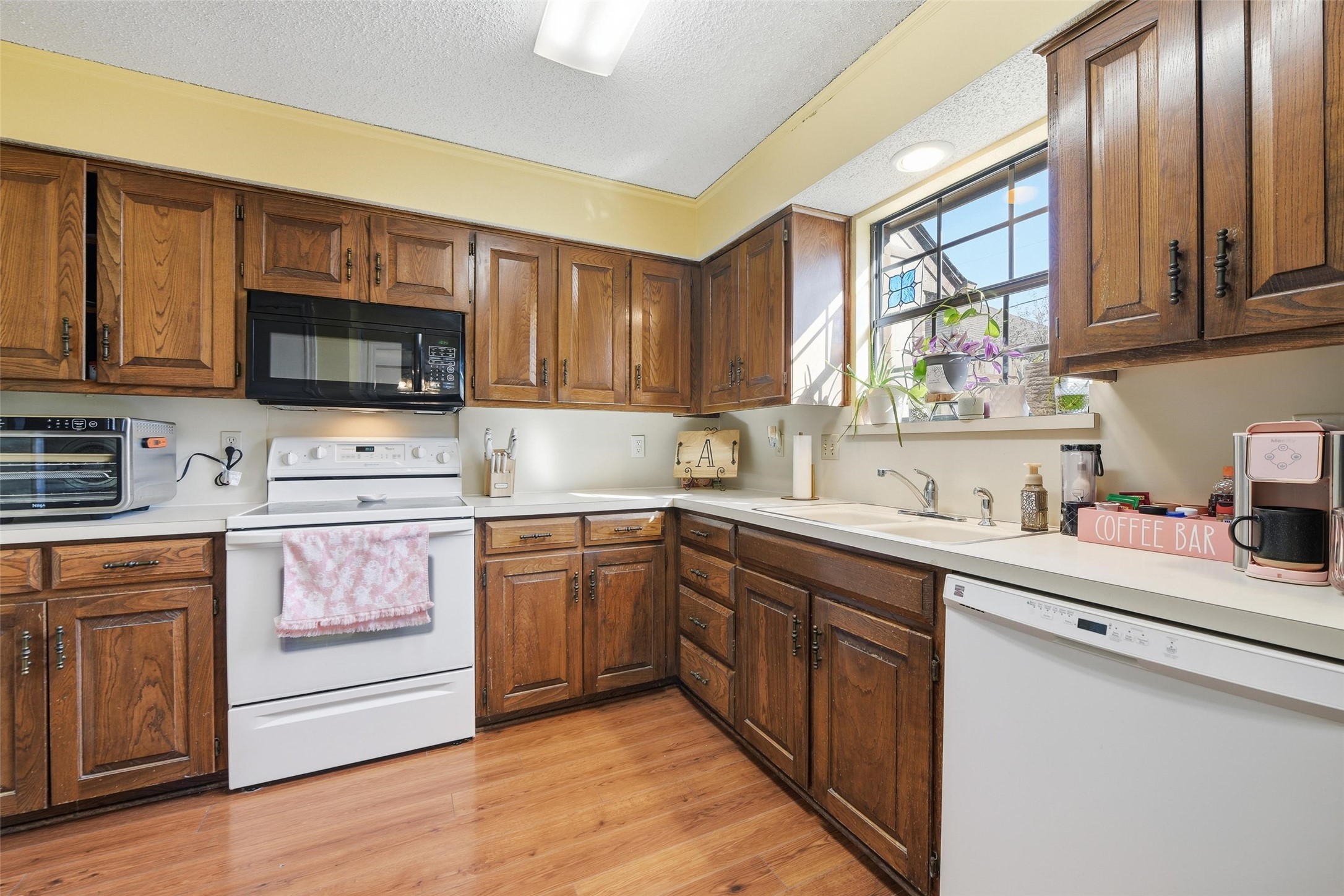 611 Windgate Court Arlington TX 76012
