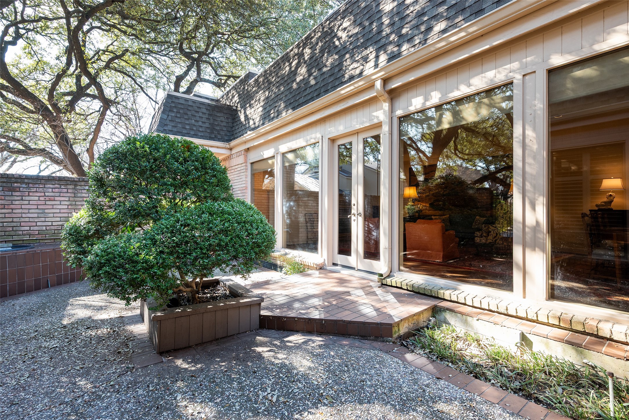 5805 Farquhar Lane Dallas TX 75209