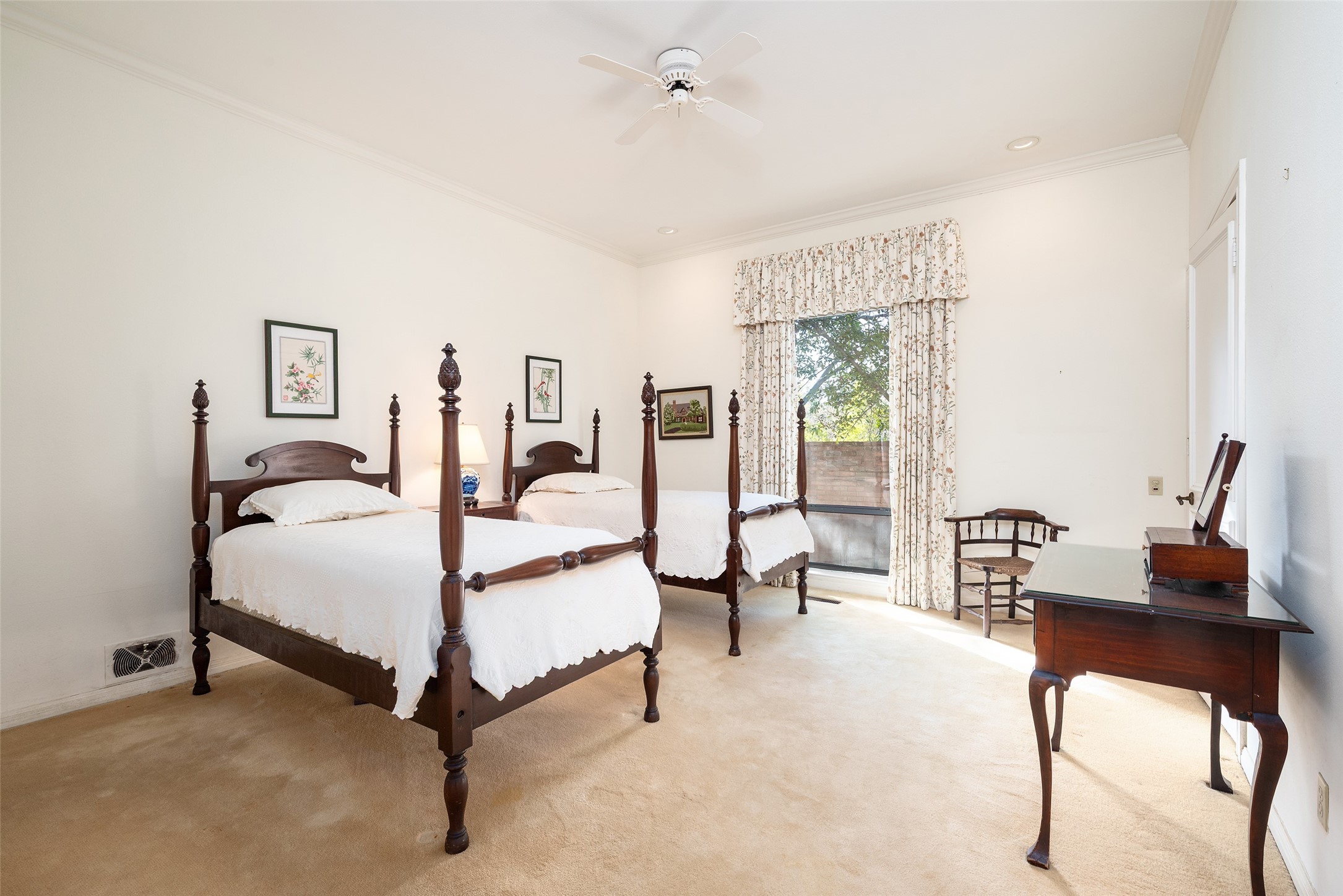 5805 Farquhar Lane Dallas TX 75209