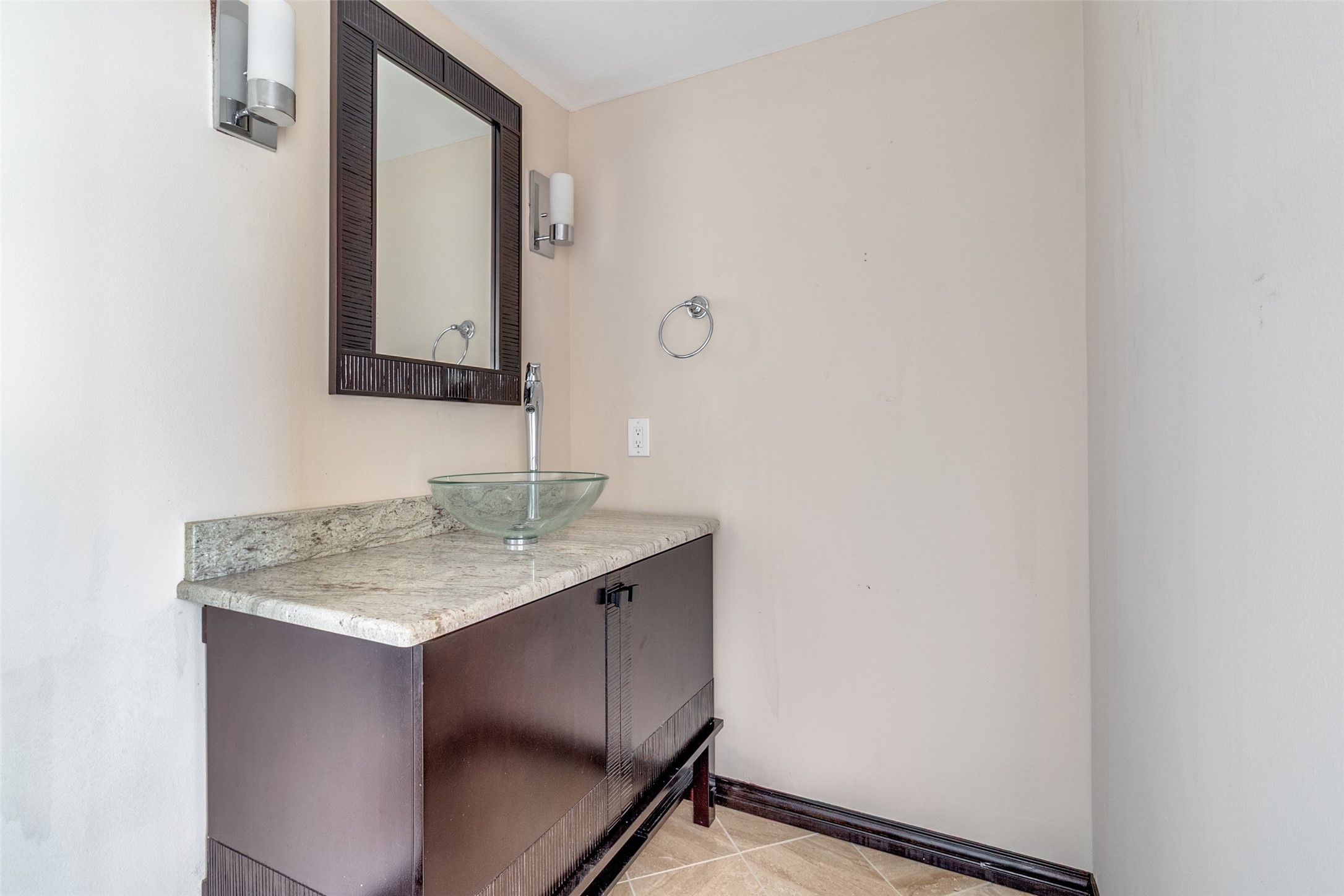 6211 W Northwest Highway Dallas TX 75225