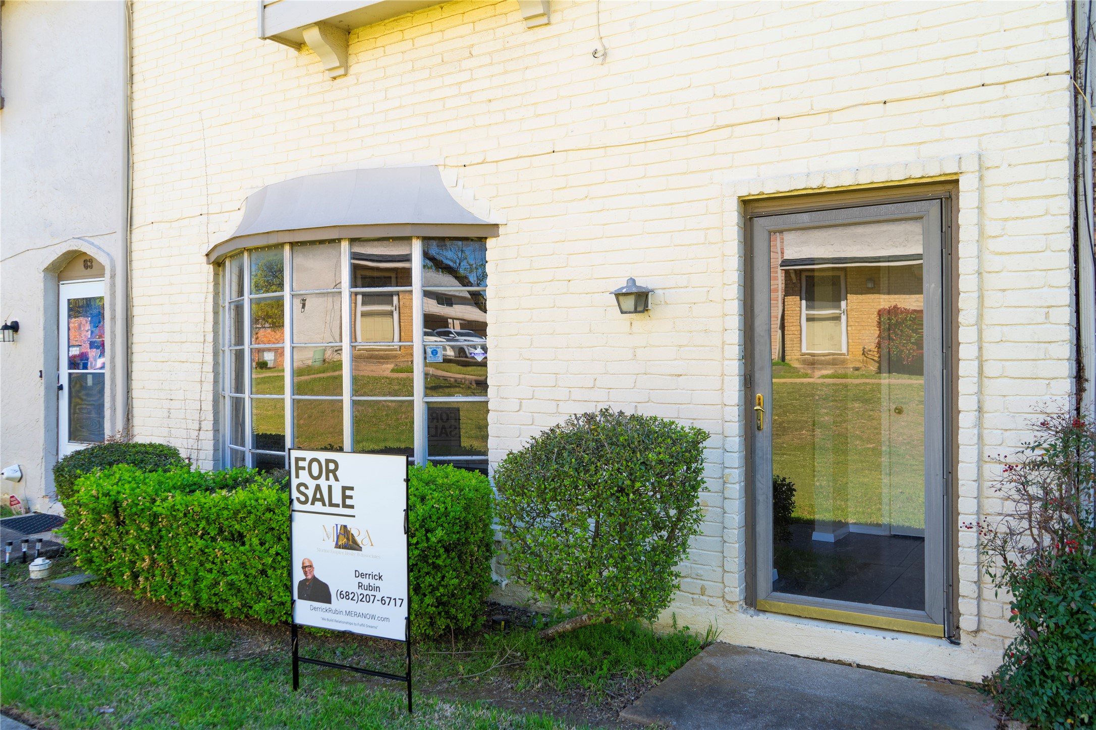 65 W Townhouse Lane Grand Prairie TX 75052