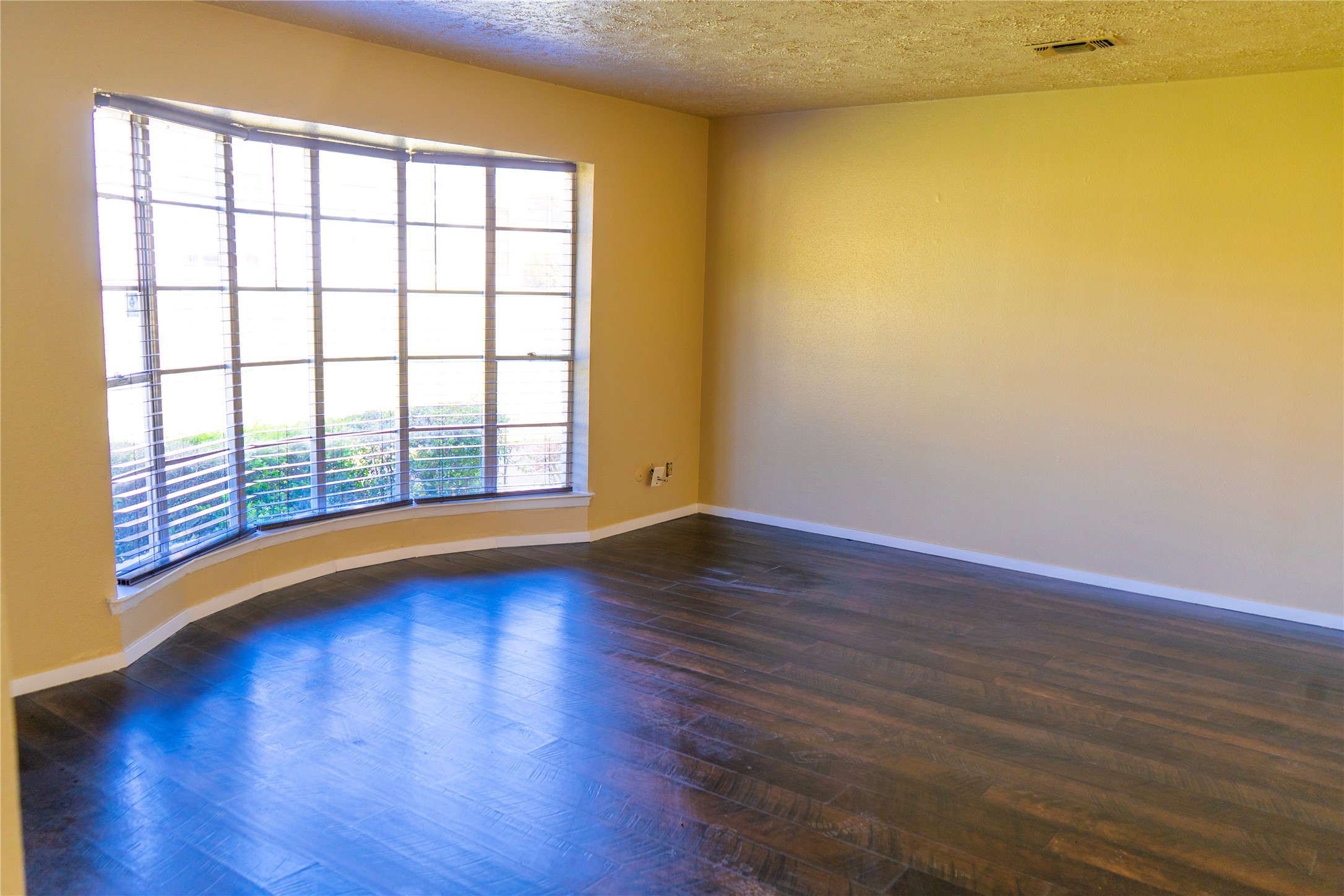 65 W Townhouse Lane Grand Prairie TX 75052