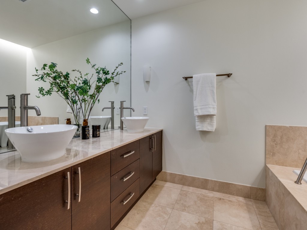 3111 Welborn Street Dallas TX 75219
