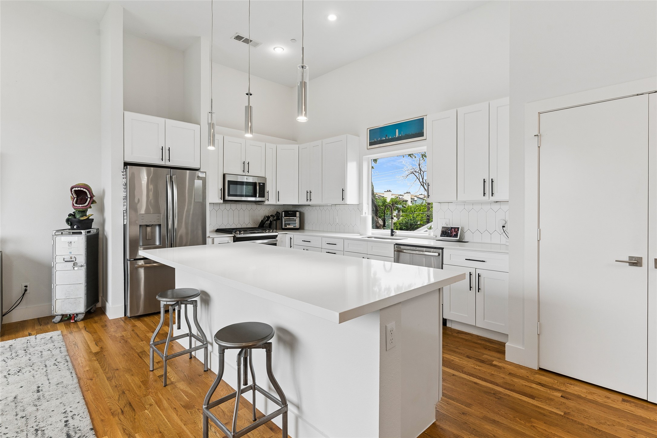 2611 Hondo Avenue Dallas TX 75219