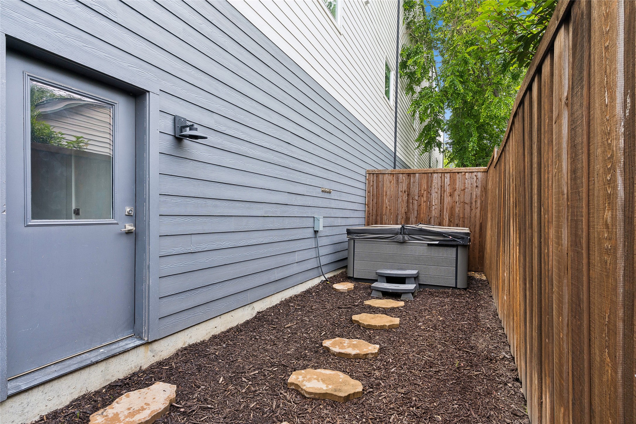 2611 Hondo Avenue Dallas TX 75219