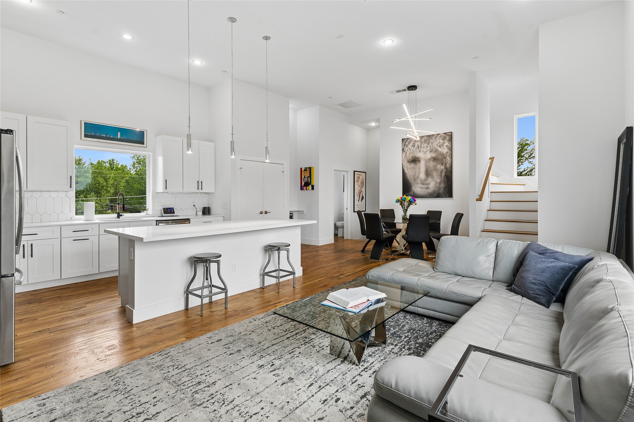 2611 Hondo Avenue Dallas TX 75219