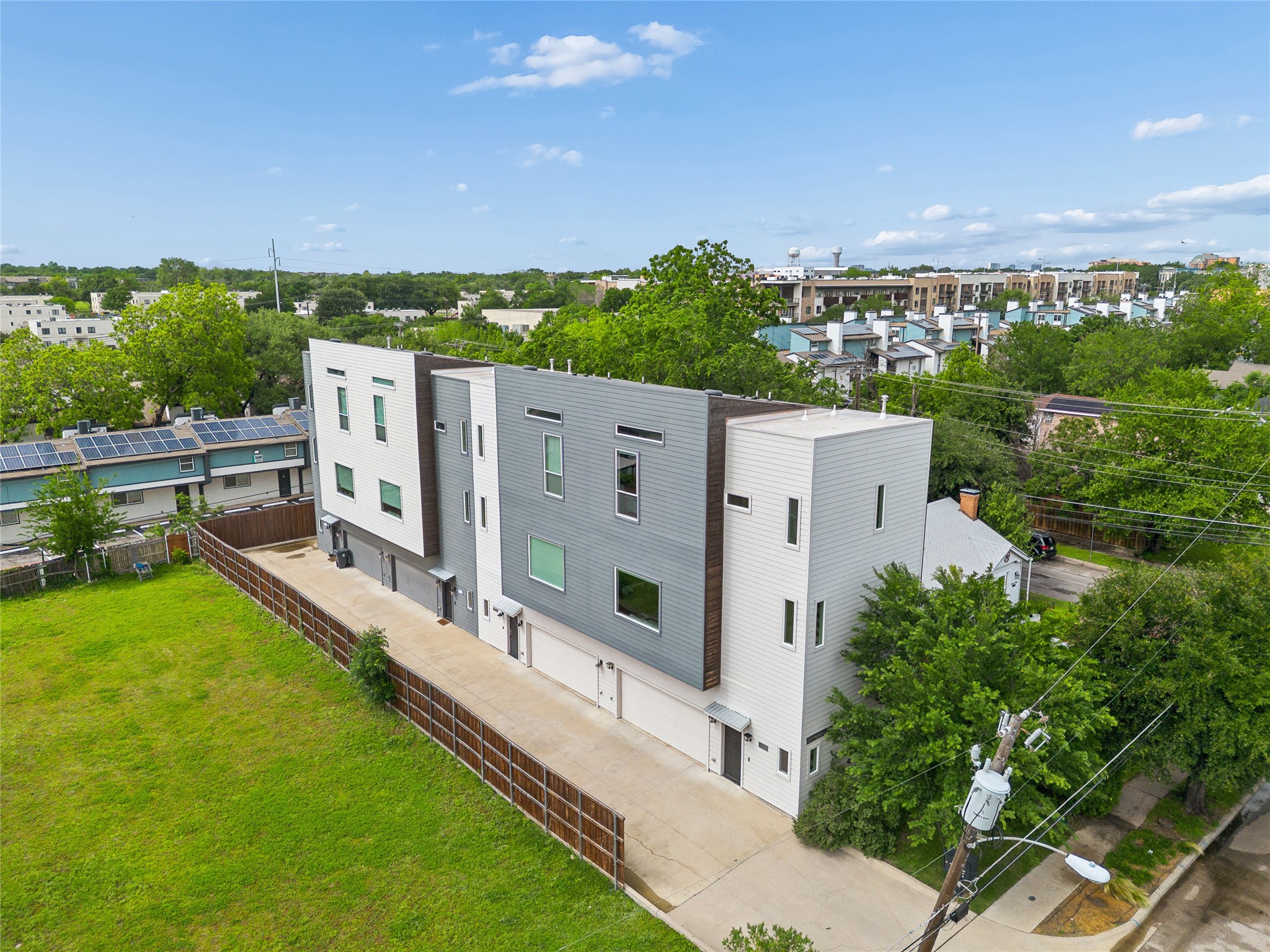 2611 Hondo Avenue Dallas TX 75219