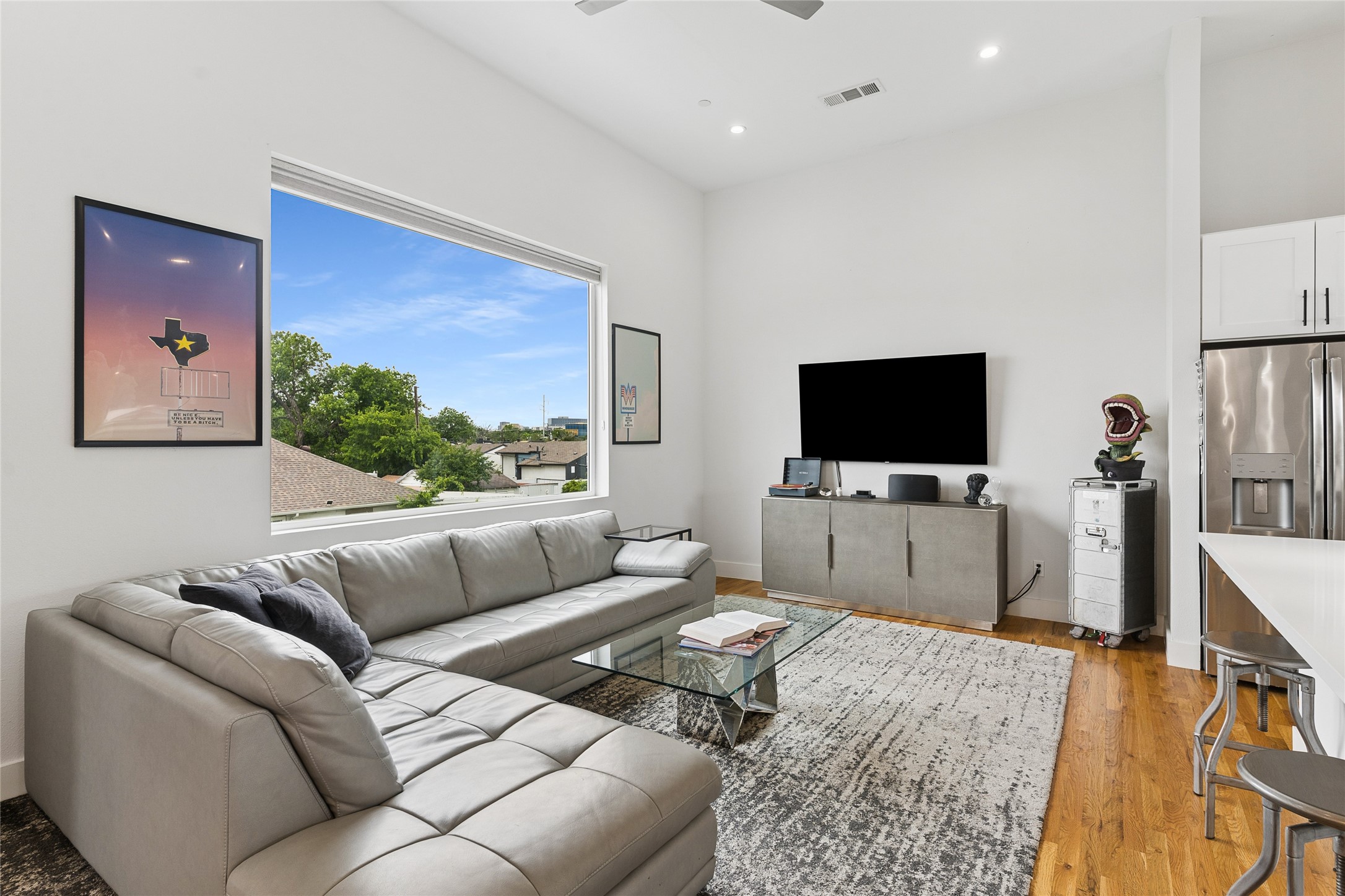 2611 Hondo Avenue Dallas TX 75219