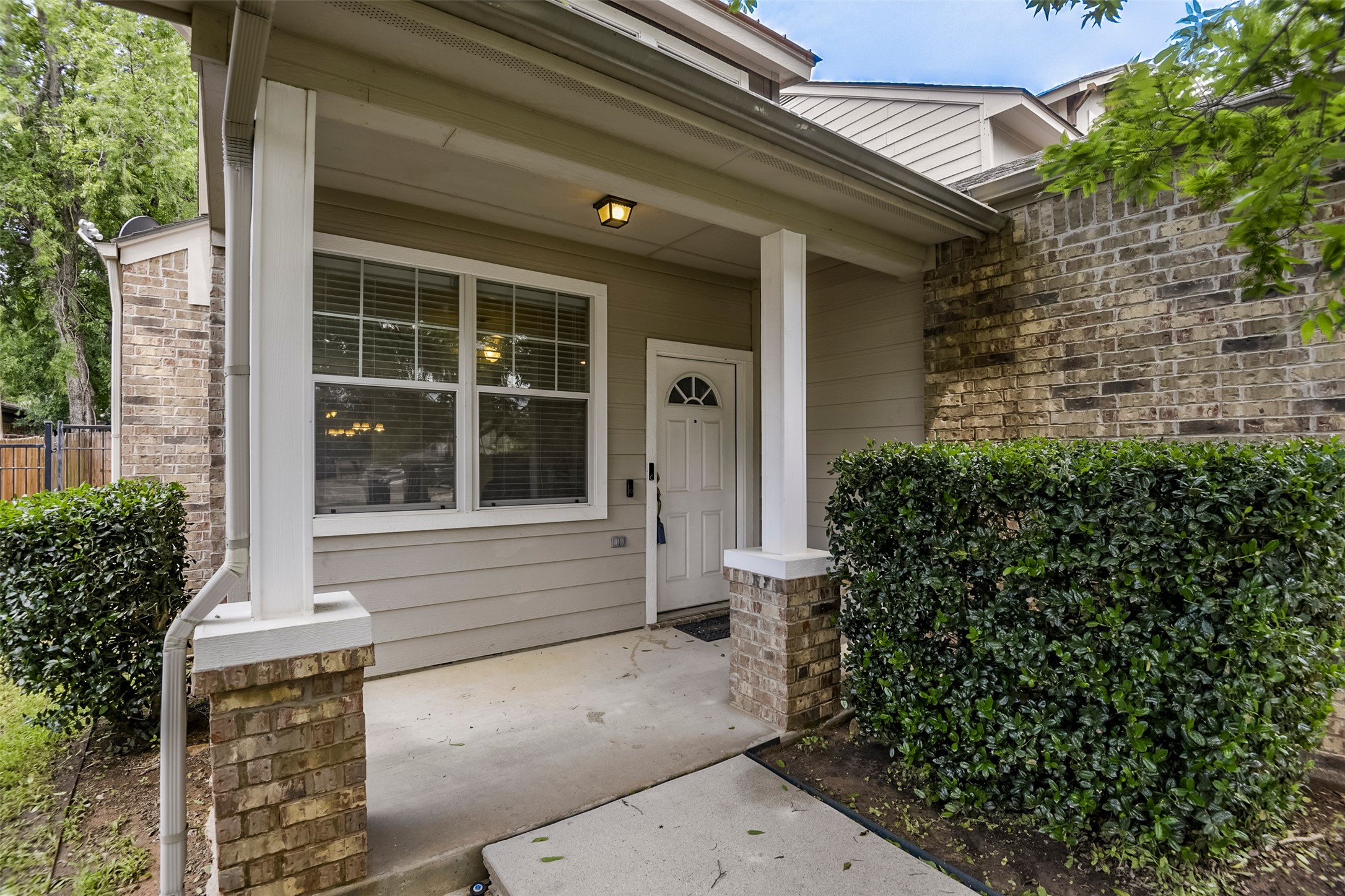 714 N Center Street Arlington TX 76011