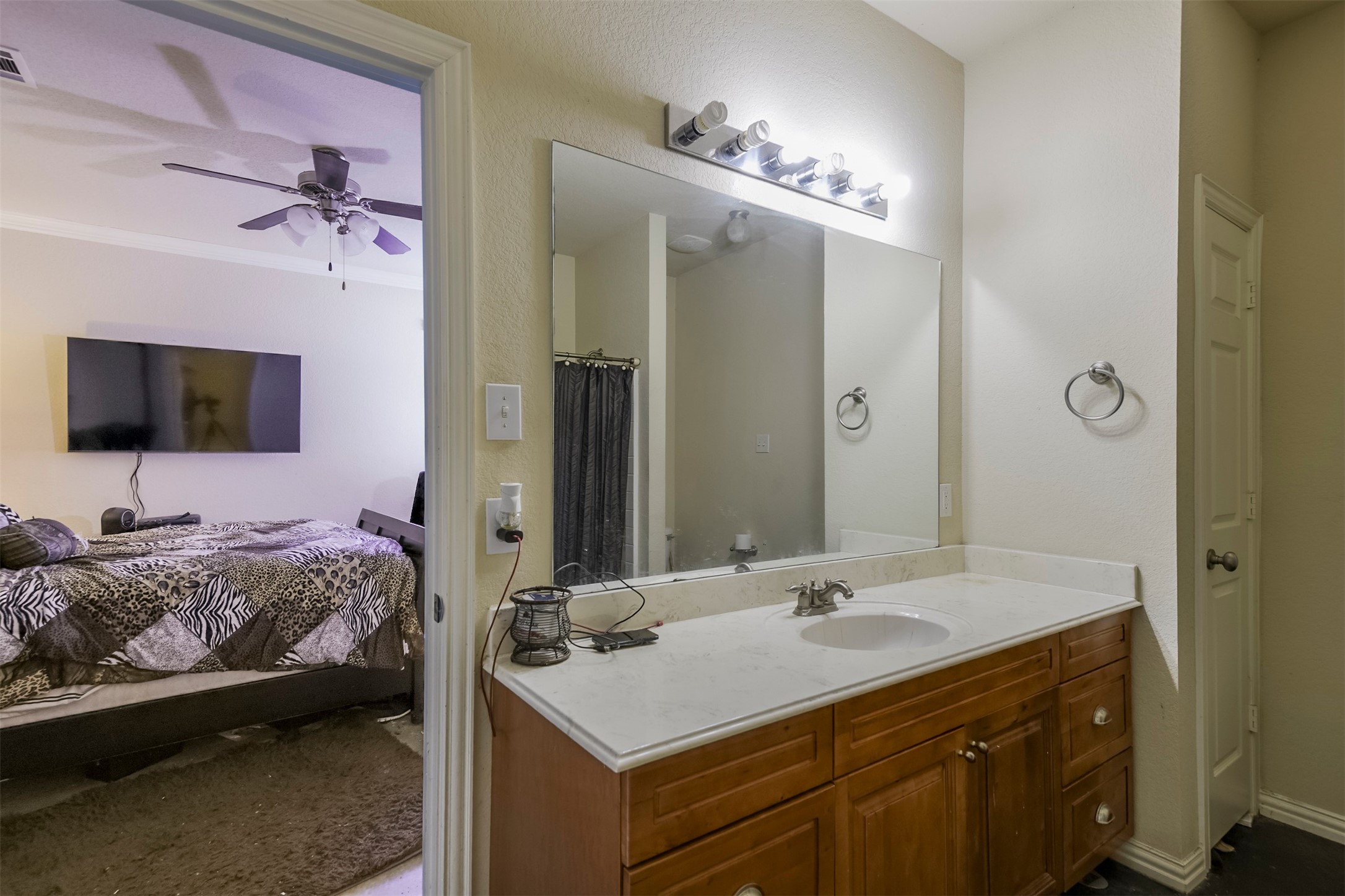714 N Center Street Arlington TX 76011