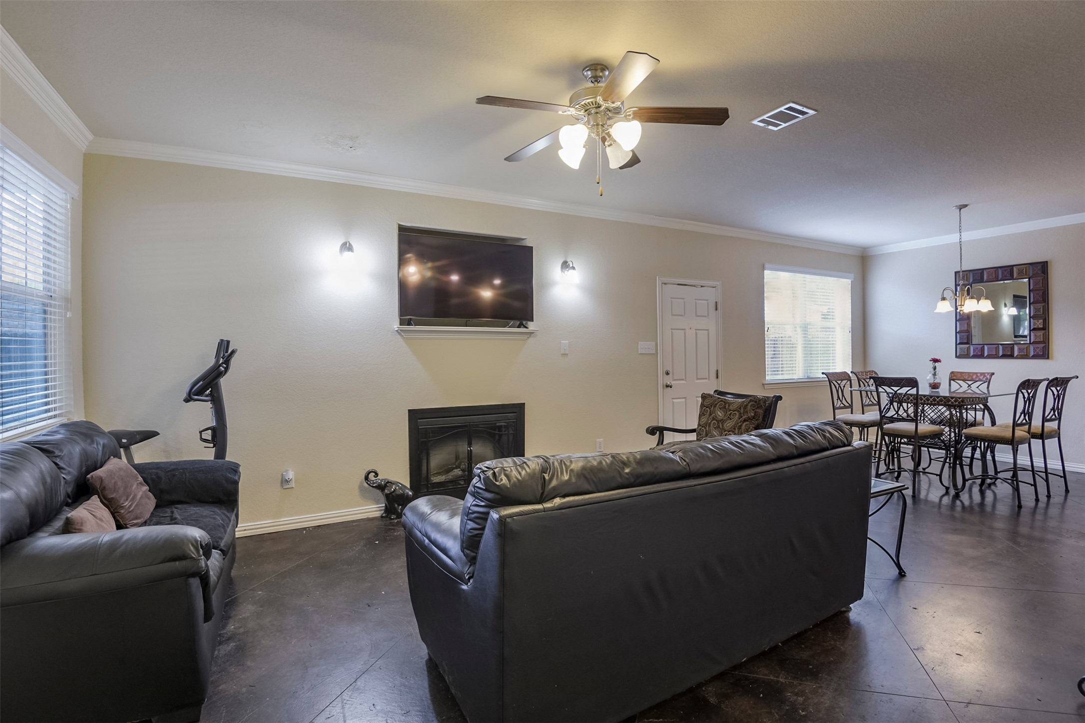 714 N Center Street Arlington TX 76011